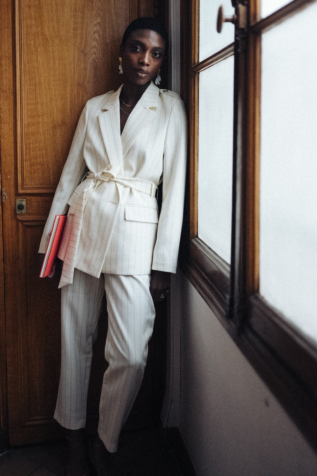 Grossiste NATHAEL - Pantalon de tailleur rayé avec ceinture à boucles