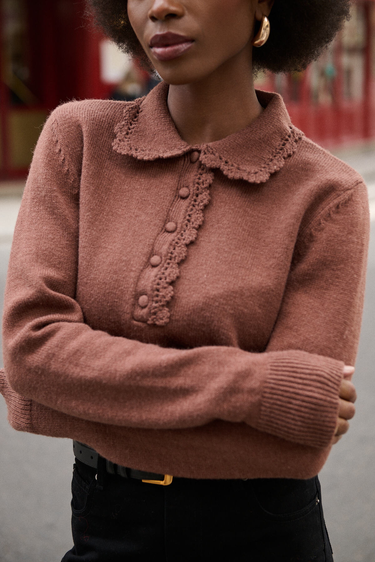 Großhändler NATHAEL - Wollpullover mit handgehäkeltem Abschluss