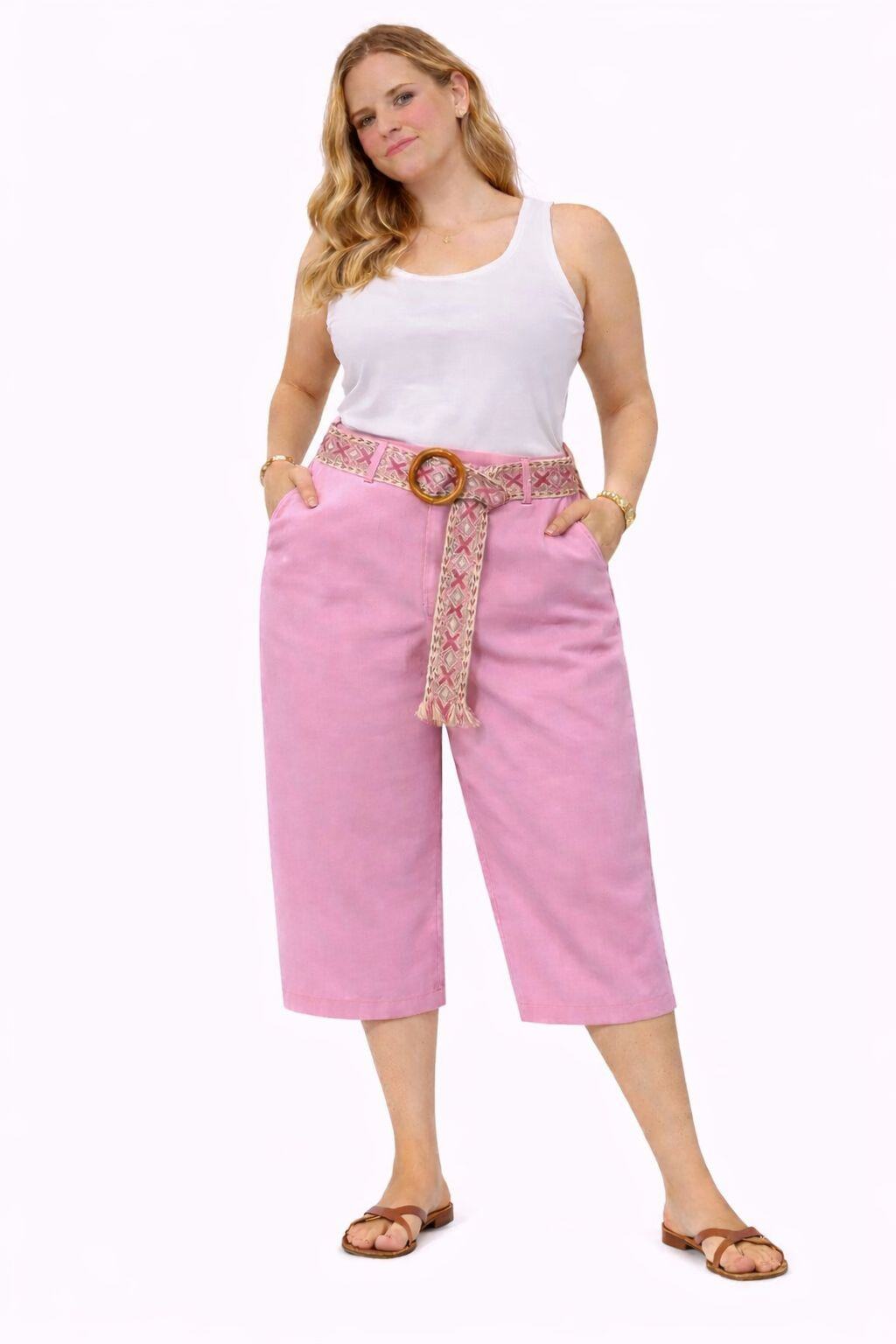 Wholesaler NEW & CO - High-waisted Bermuda shorts with woven belt – Straight cut