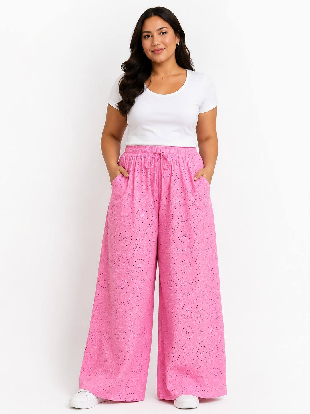 Großhändler NEW & CO - Weit geschnittene bestickte Lochmuster-Hose