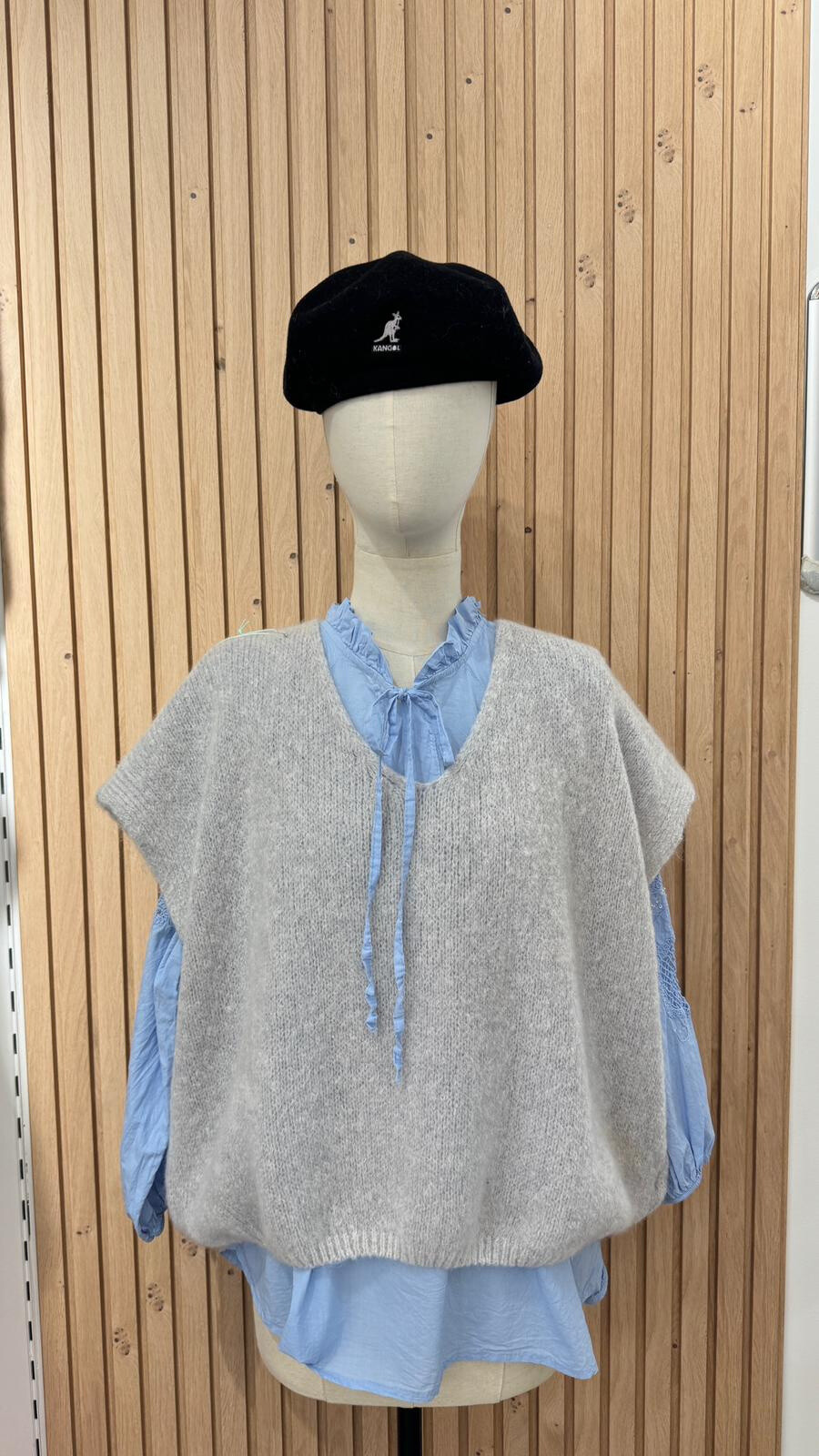 Grossiste NEW& CO - PULL COL V SANS MANCHE MATIER BEBE MOHIAR