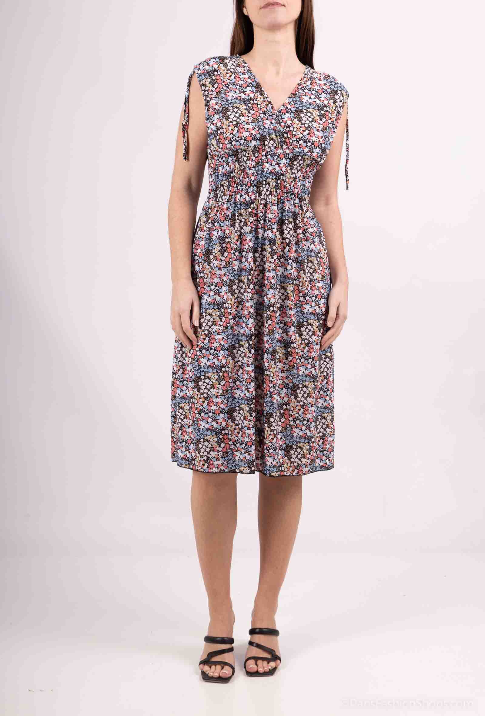 Wholesaler New Lolo - Dress with lots of flower pattern