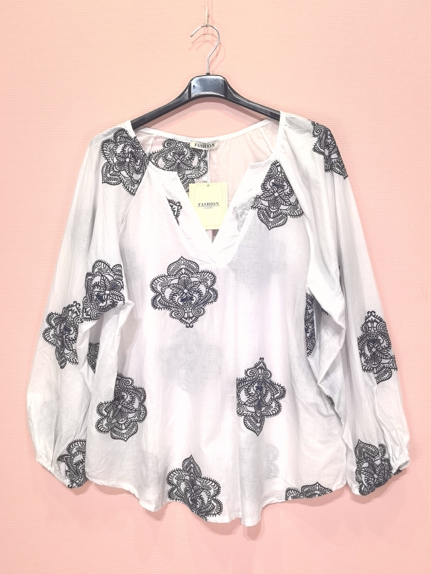Wholesaler New Sunshine - Embroidered blouse