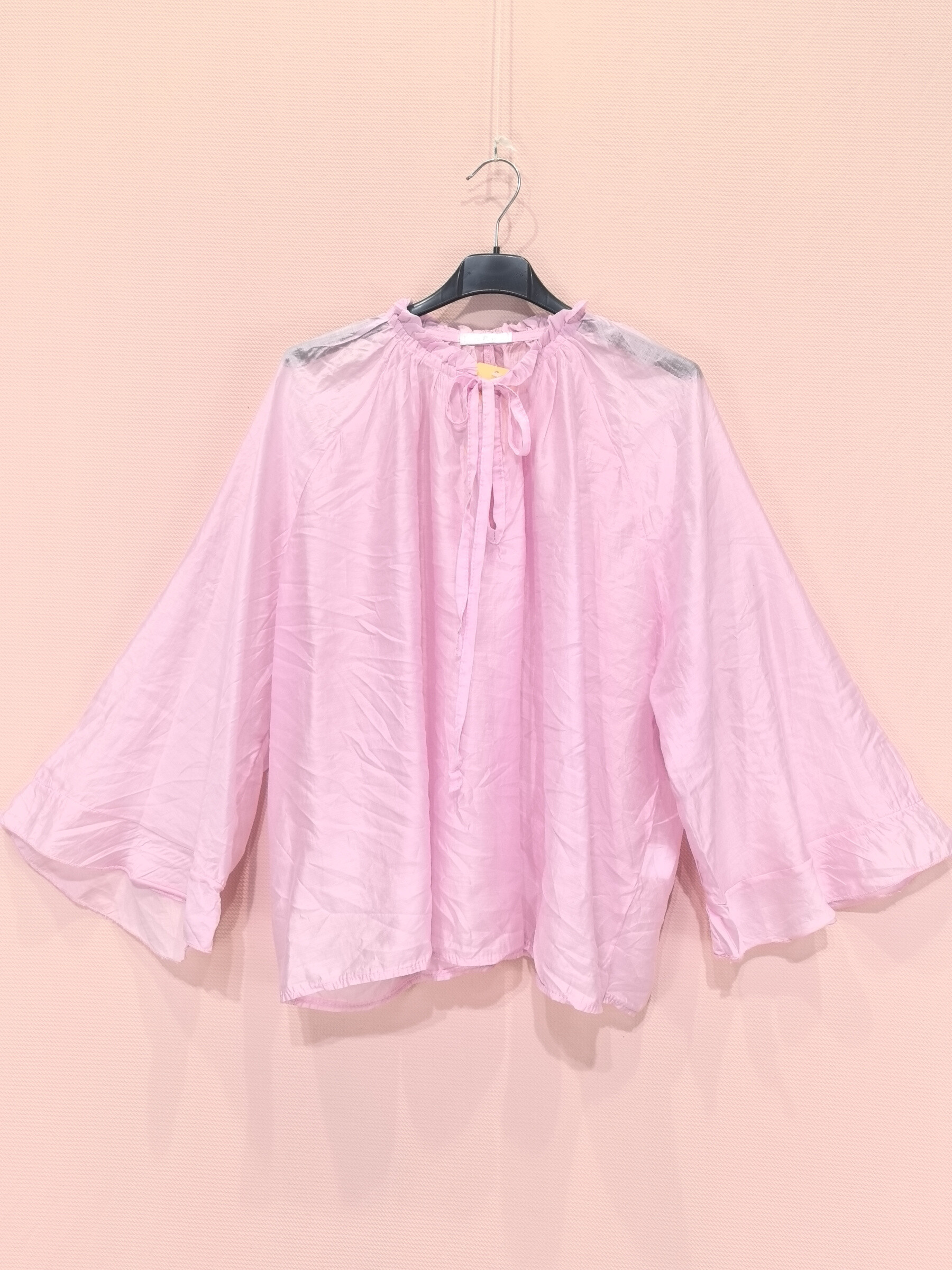 Großhändler New Sunshine - Flüssigkeitsbluse hat ausgestoßene Ärmel
