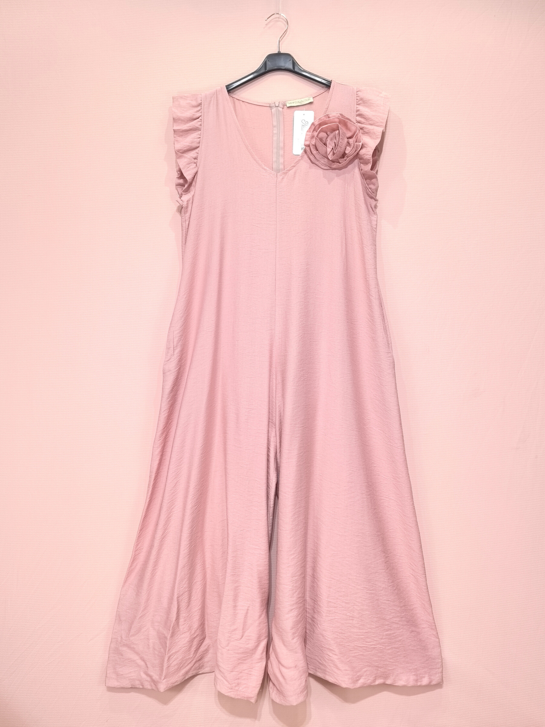 Grossiste New Sunshine - Combinaison ample évasée avec une broche fleur et fermeture zippée au dos
