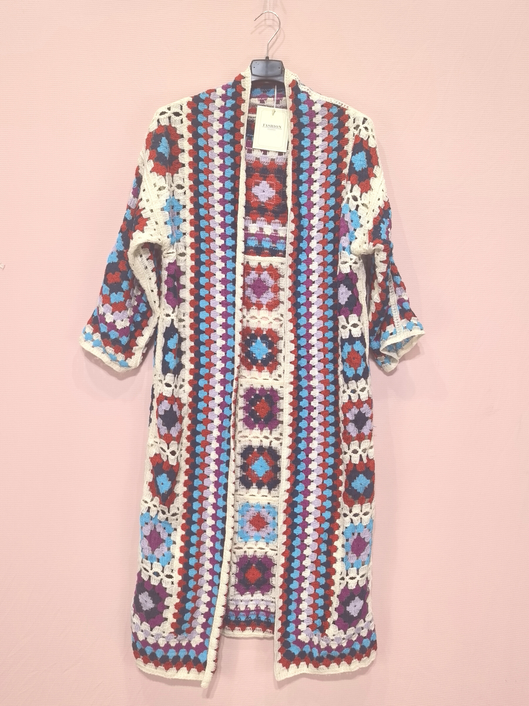 Grossiste New Sunshine - Gilet longue en crochet multicolore à motifs granny