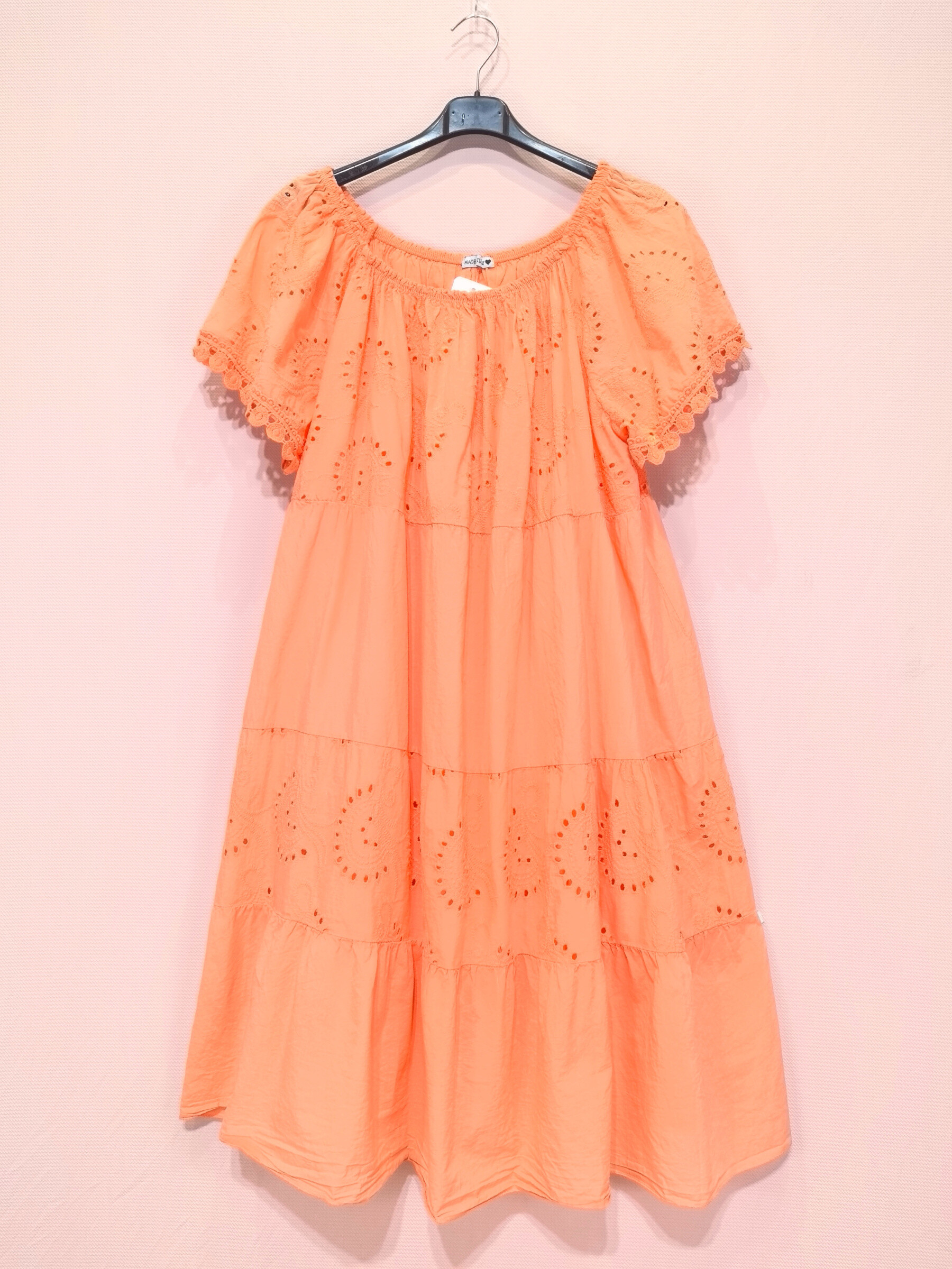 Grossiste New Sunshine - Robe broderie anglaise avec doublure