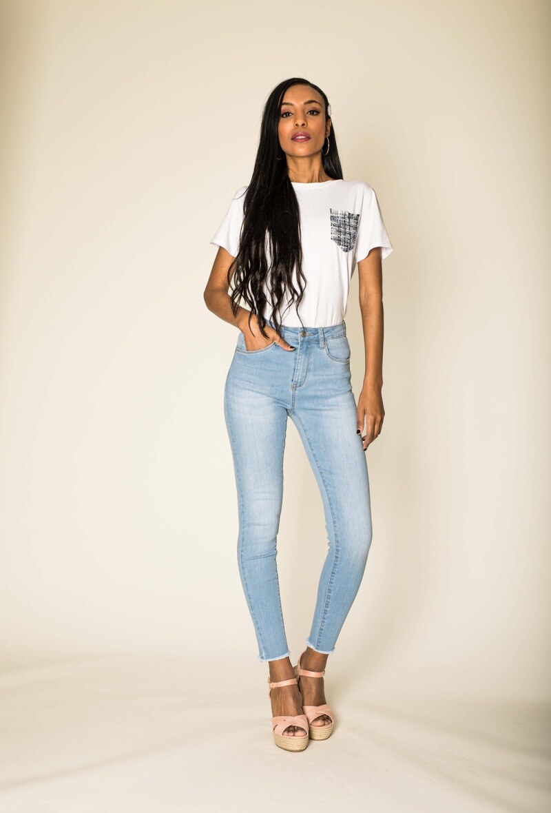 Grossista Nina Carter - Jeans skinny con caviglie strappate
