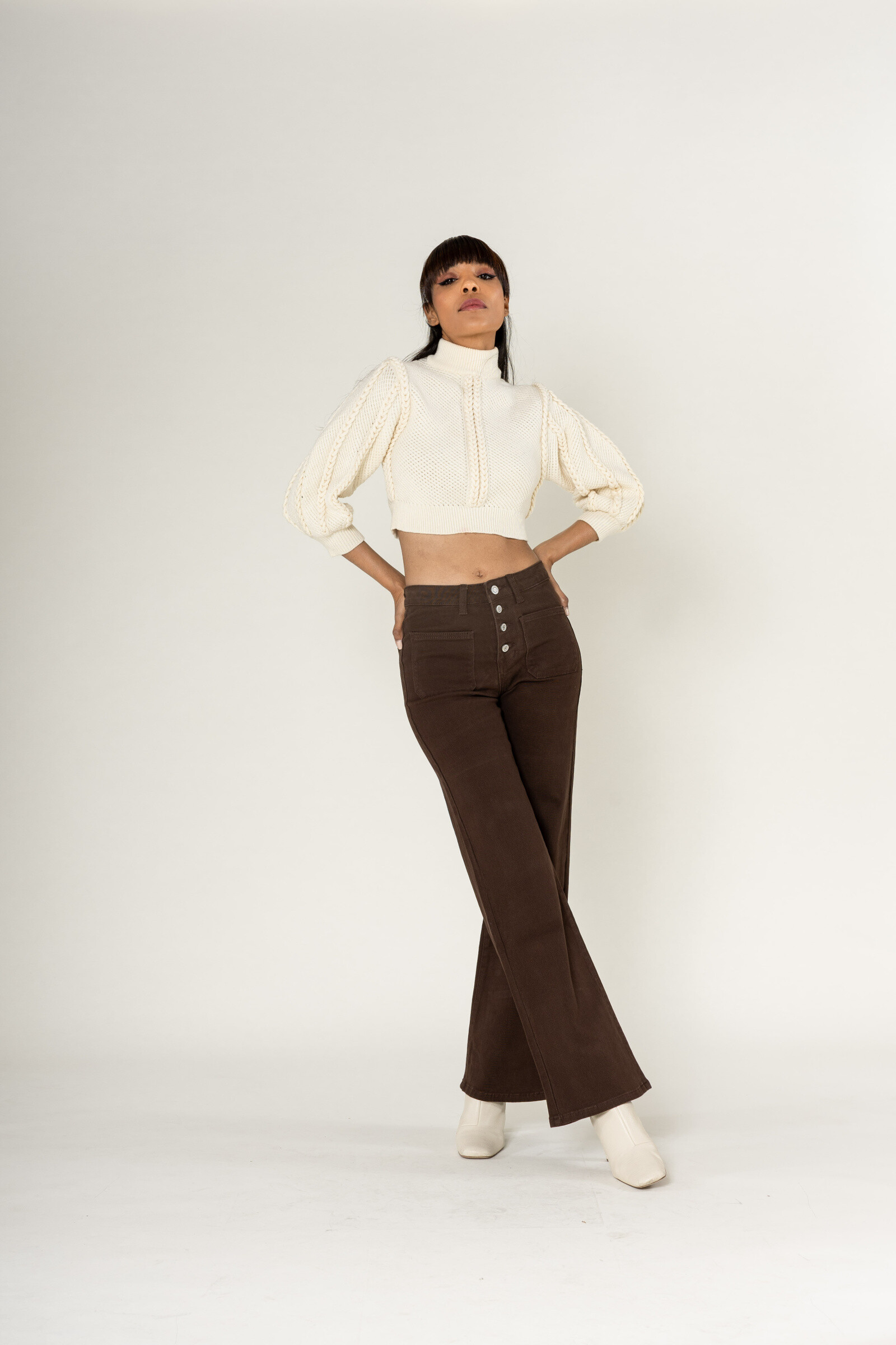Grossista Nina Carter - Jeans a zampa con bottoni