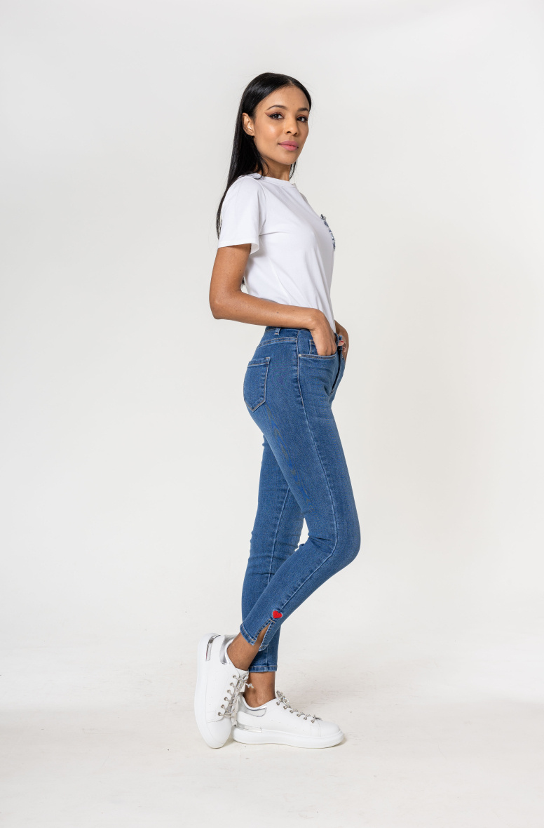 Großhändler Nina Carter - Jeans mit Herzstickerei