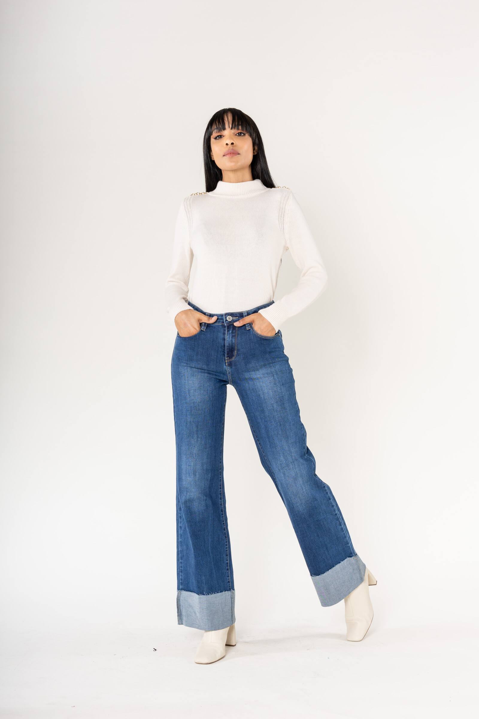 Grossista Nina Carter - Jeans a zampa con polsini larghi