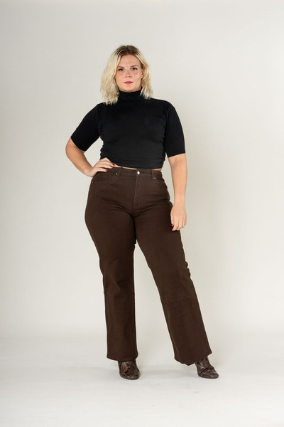Grossiste Nina Carter - Plus size curve grande taille flare jean large évasé P603 Grossiste Nina Carter - Plus size curve grande taille flare jean large évasé P603