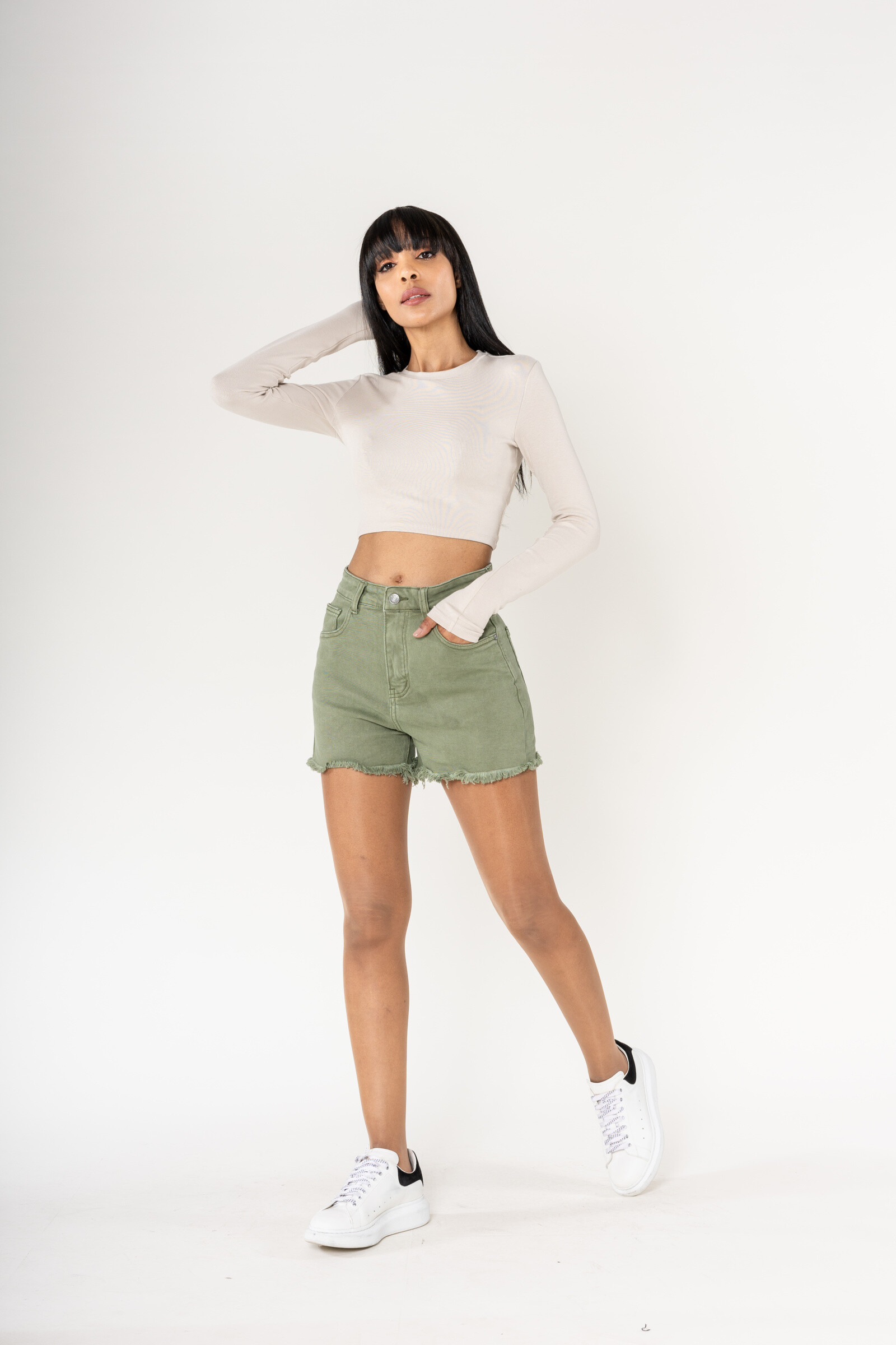 Wholesaler Nina Carter - Frayed color shorts