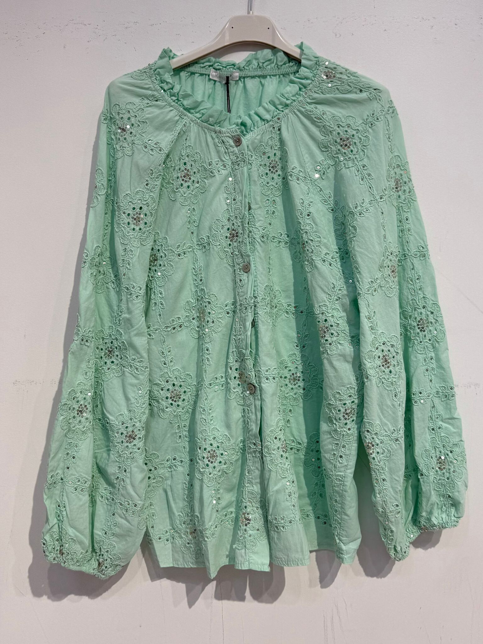 Grossista Noéline - Blusa bimateriale ricamata con paillettes