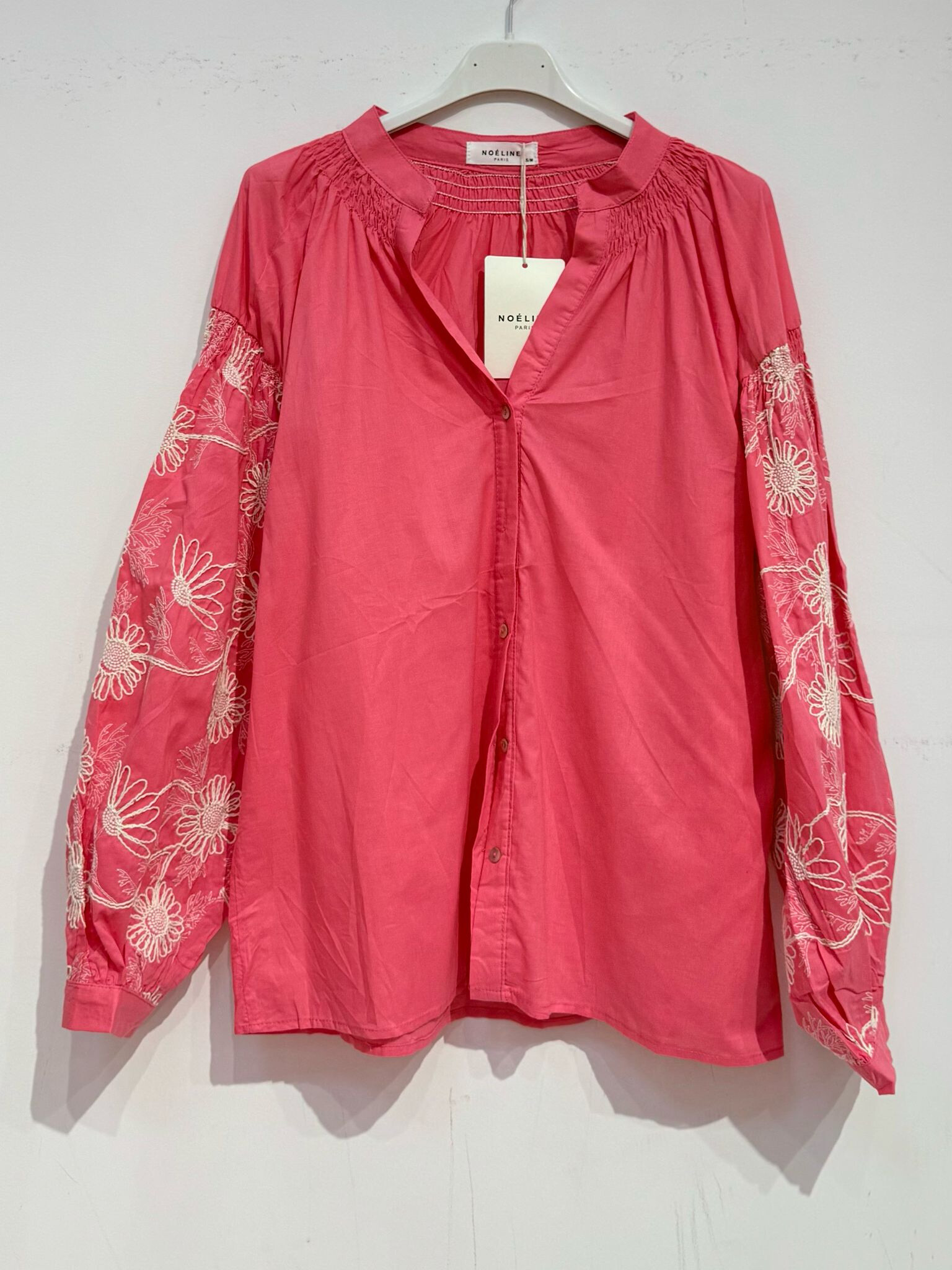 Großhändler Noéline - Bluse mit Baumwoll -Pailletten bestickt