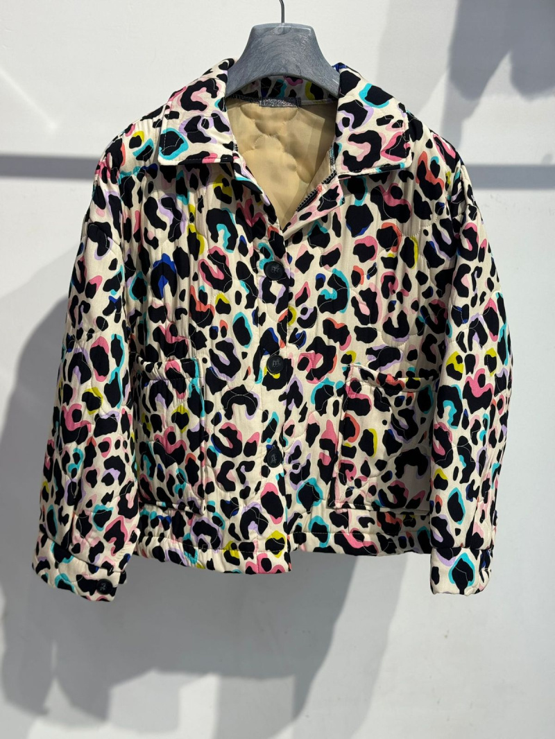 Großhändler Noéline - Steppjacke mit Leopardenmuster
