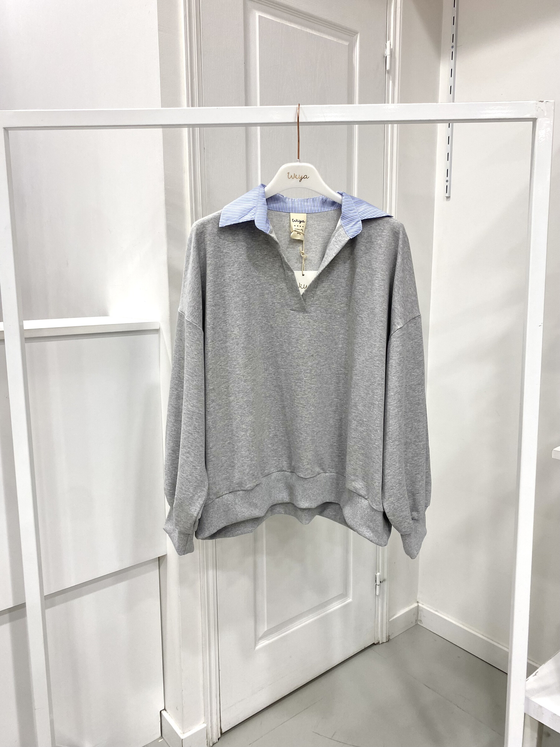 Wholesaler NOS - Cotton blouse with striped neckline