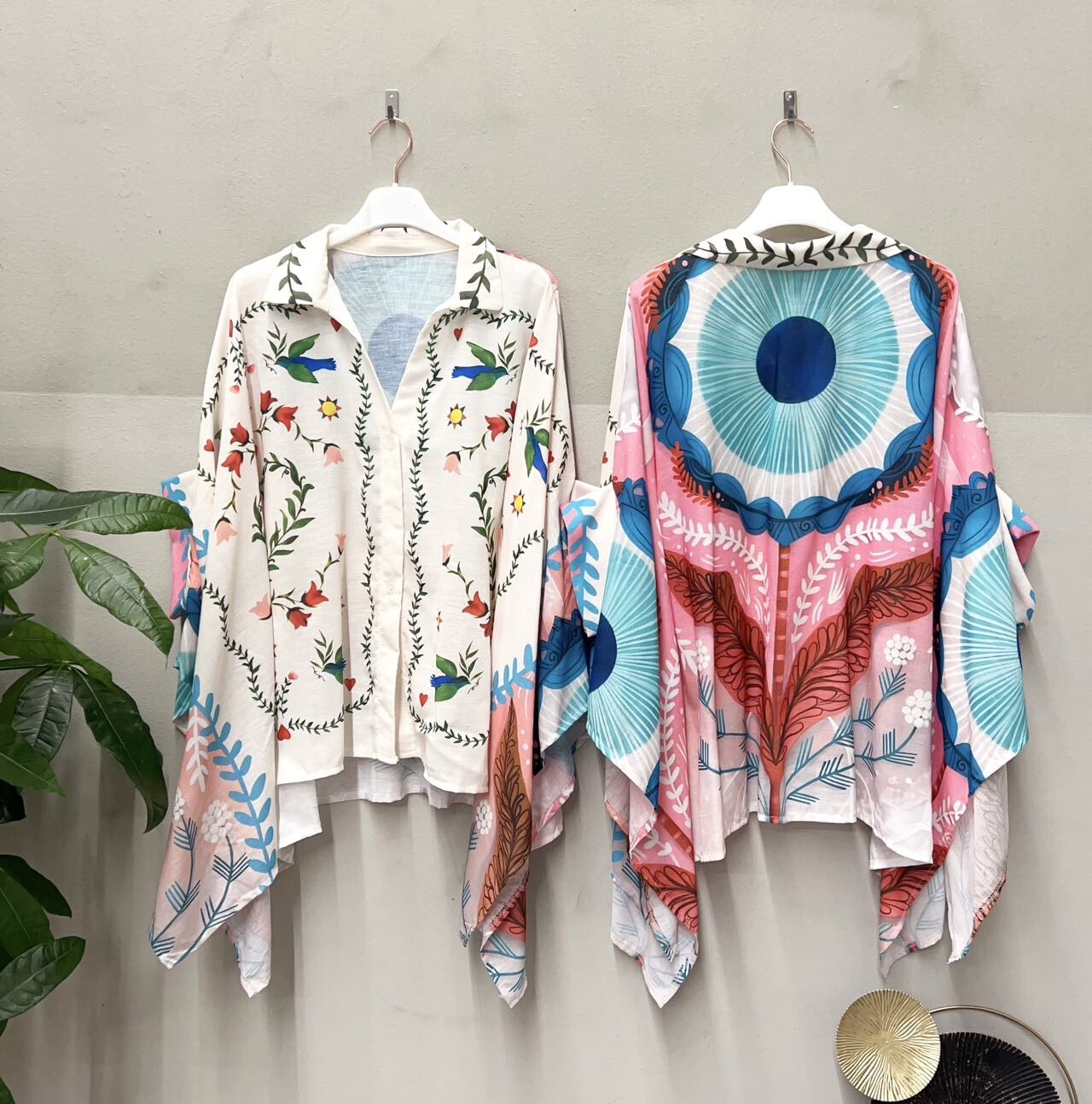 Wholesaler NOS - Printed poncho shirt