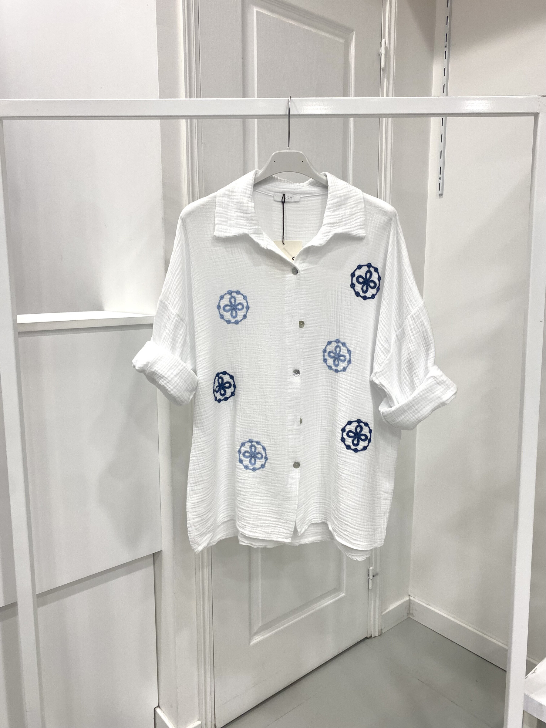 Wholesaler NOS - Embroidered cotton gas shirt