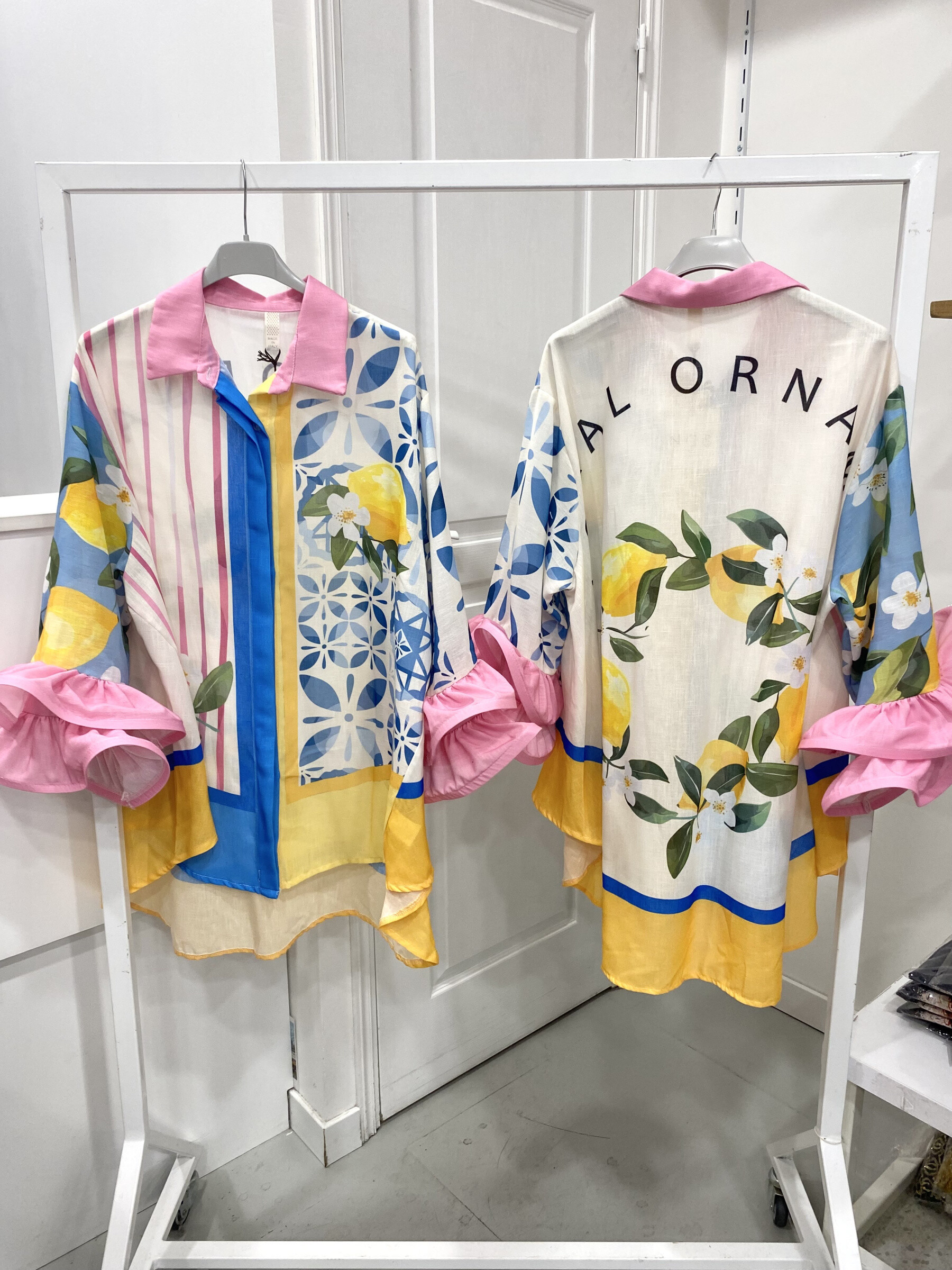 Grossista NOS - Camicia a maniche gonfie stampata