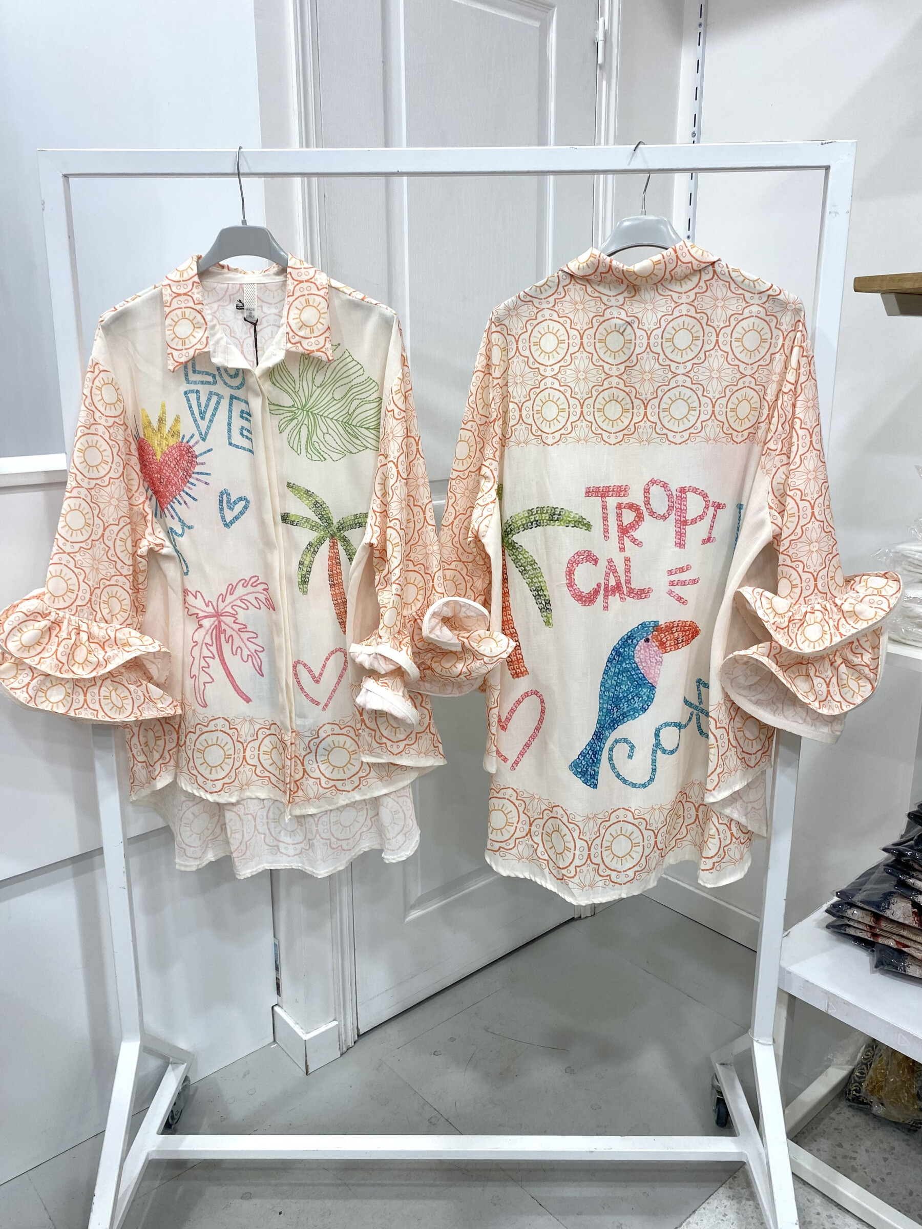 Grossista NOS - Camicia a maniche gonfie stampata