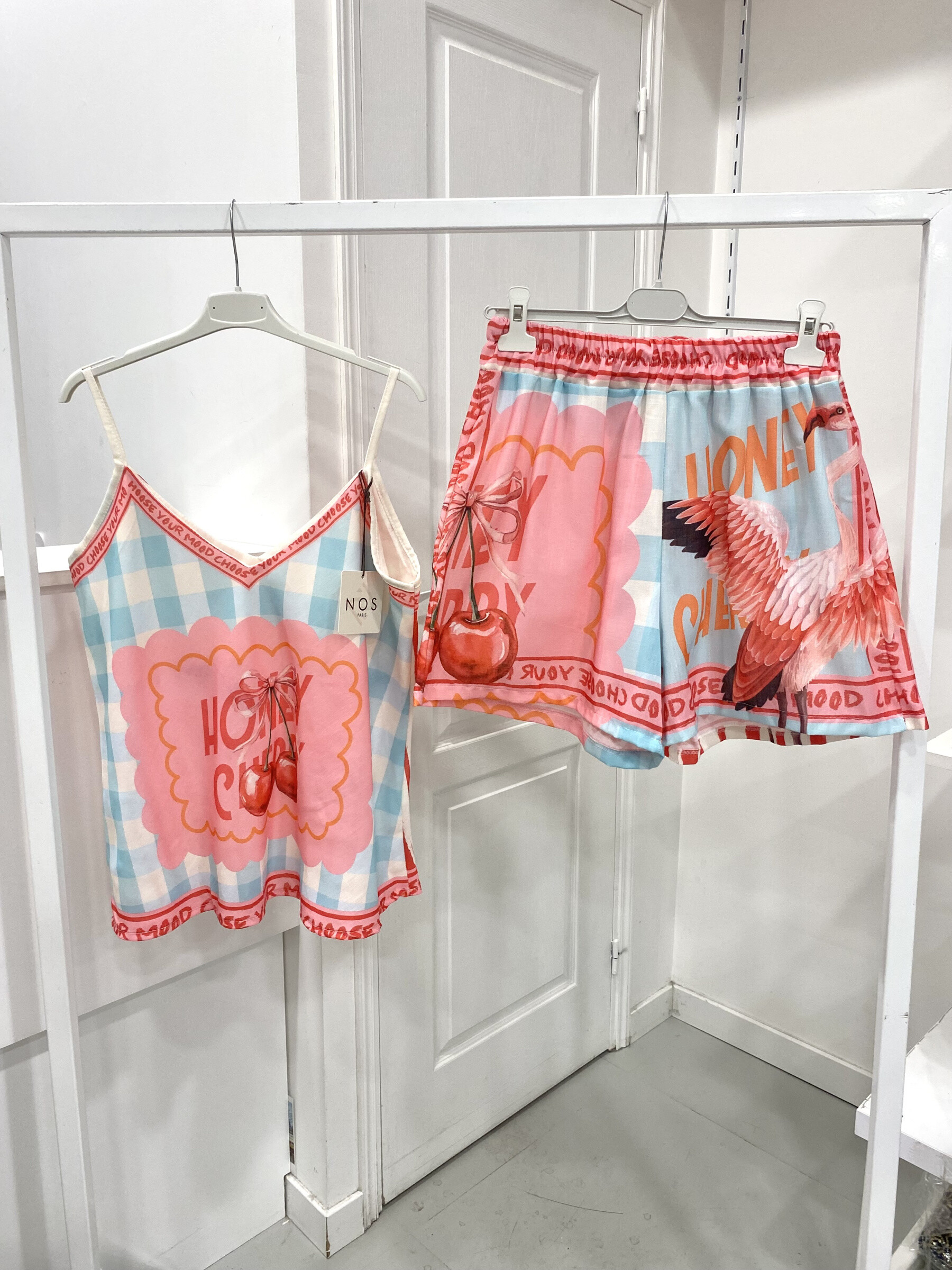 Großhändler NOS - Tanktop und bedrucktes Shorts-Set