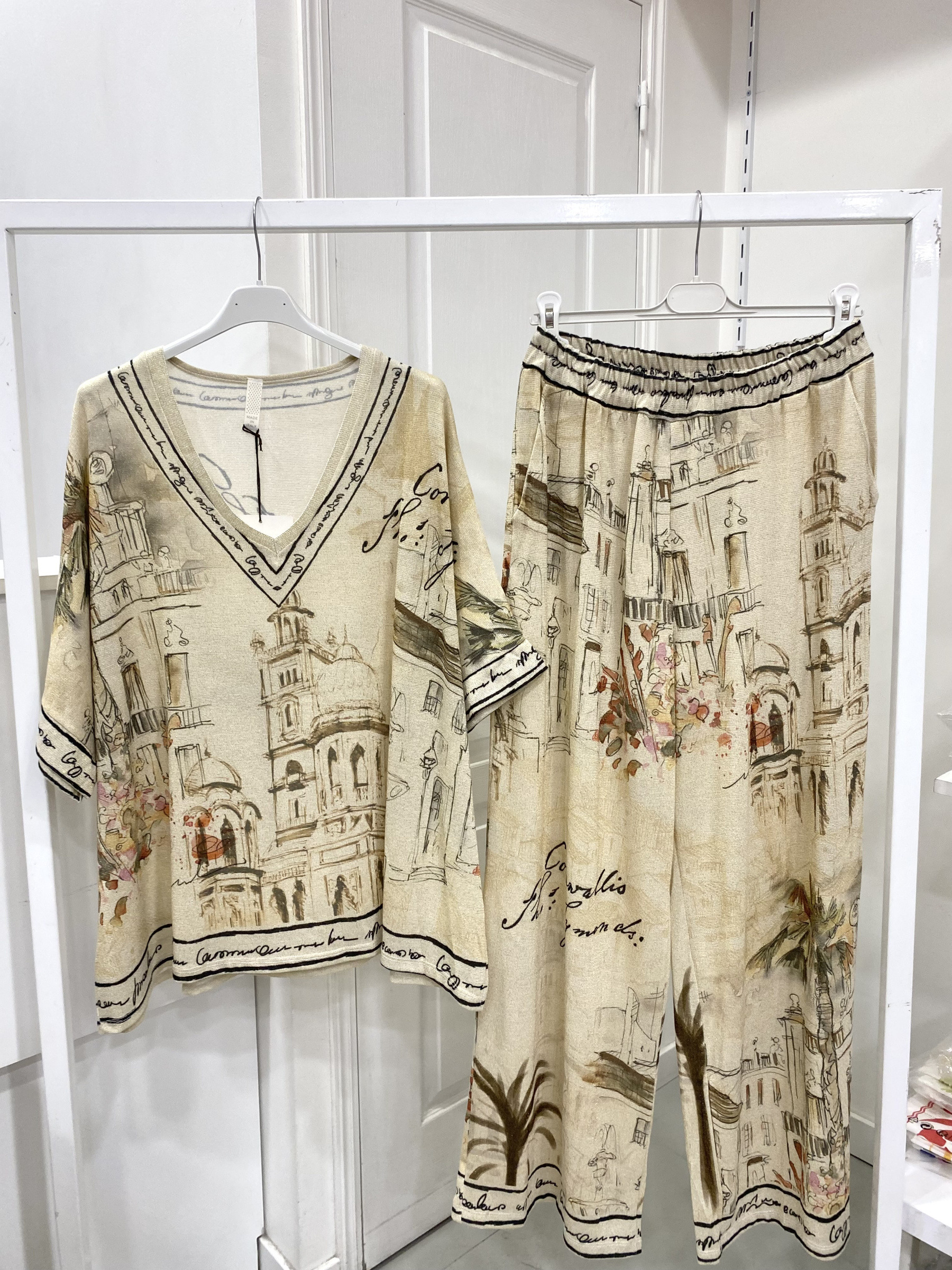 Großhändler NOS - Lurex-Set mit bedrucktem Oberteil und Hose