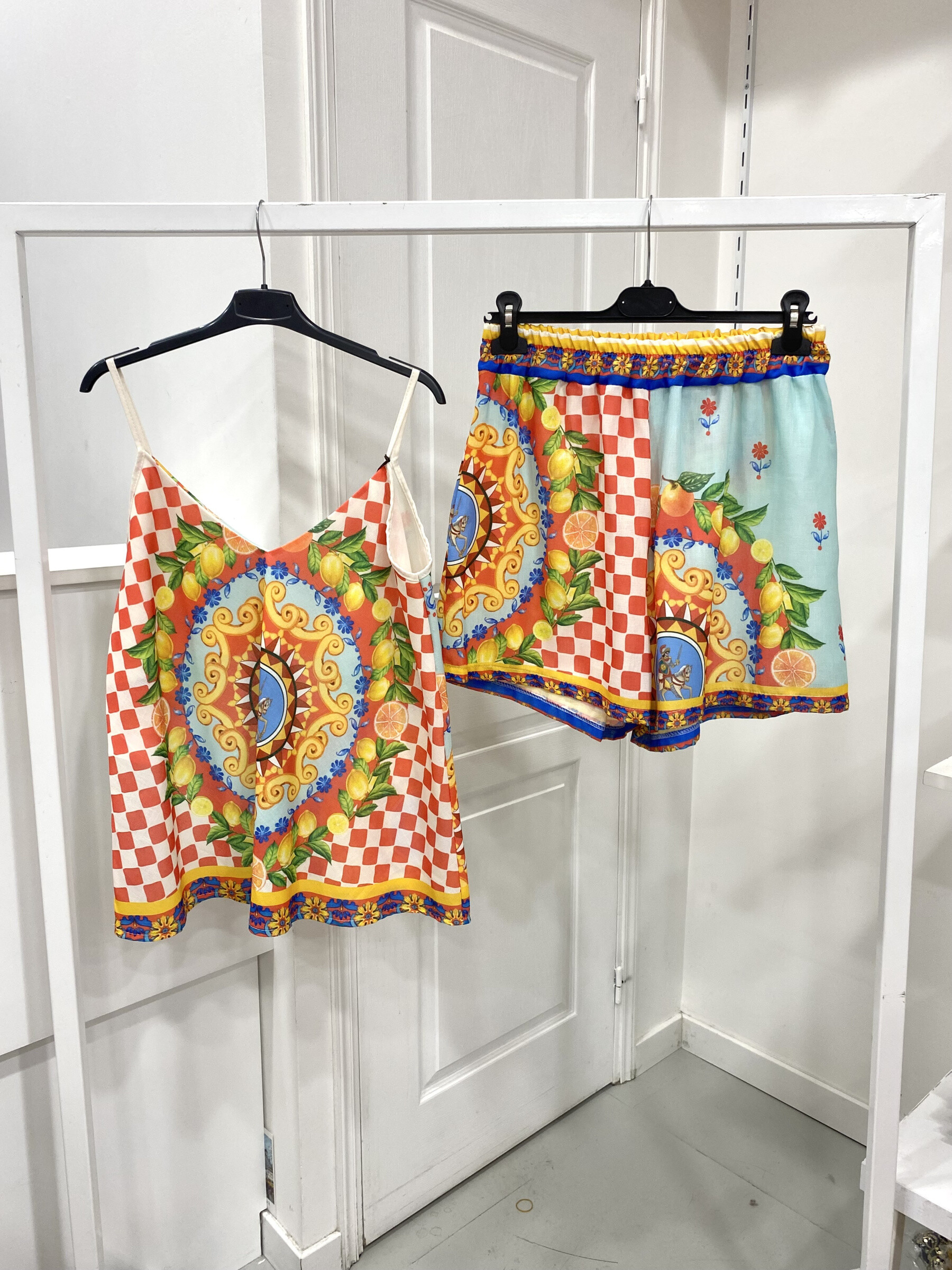 Grossista NOS - Set canotta e shorts stampati