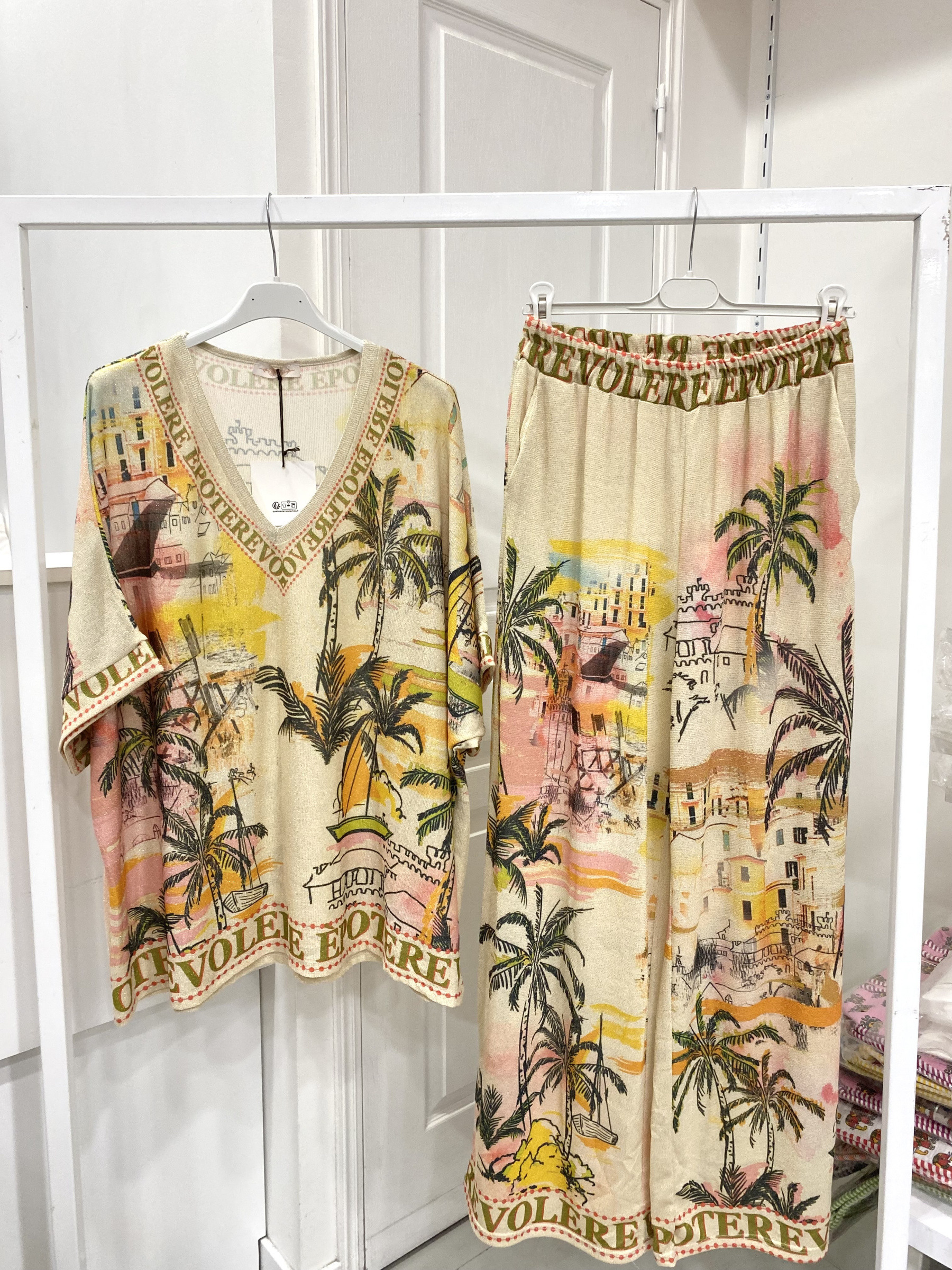 Großhändler NOS - Lurex-Set mit bedrucktem Oberteil und Hose