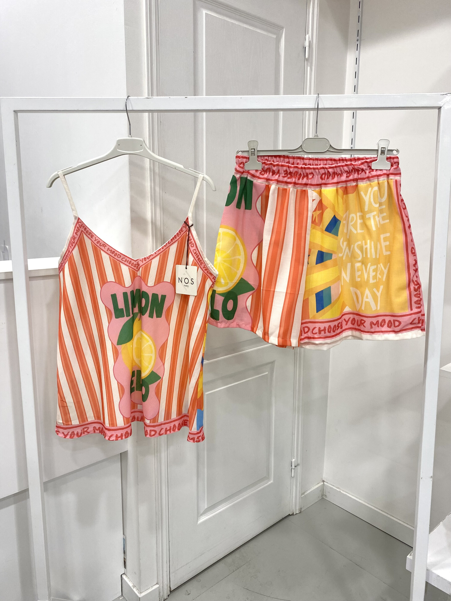 Grossista NOS - Set canotta e shorts stampati