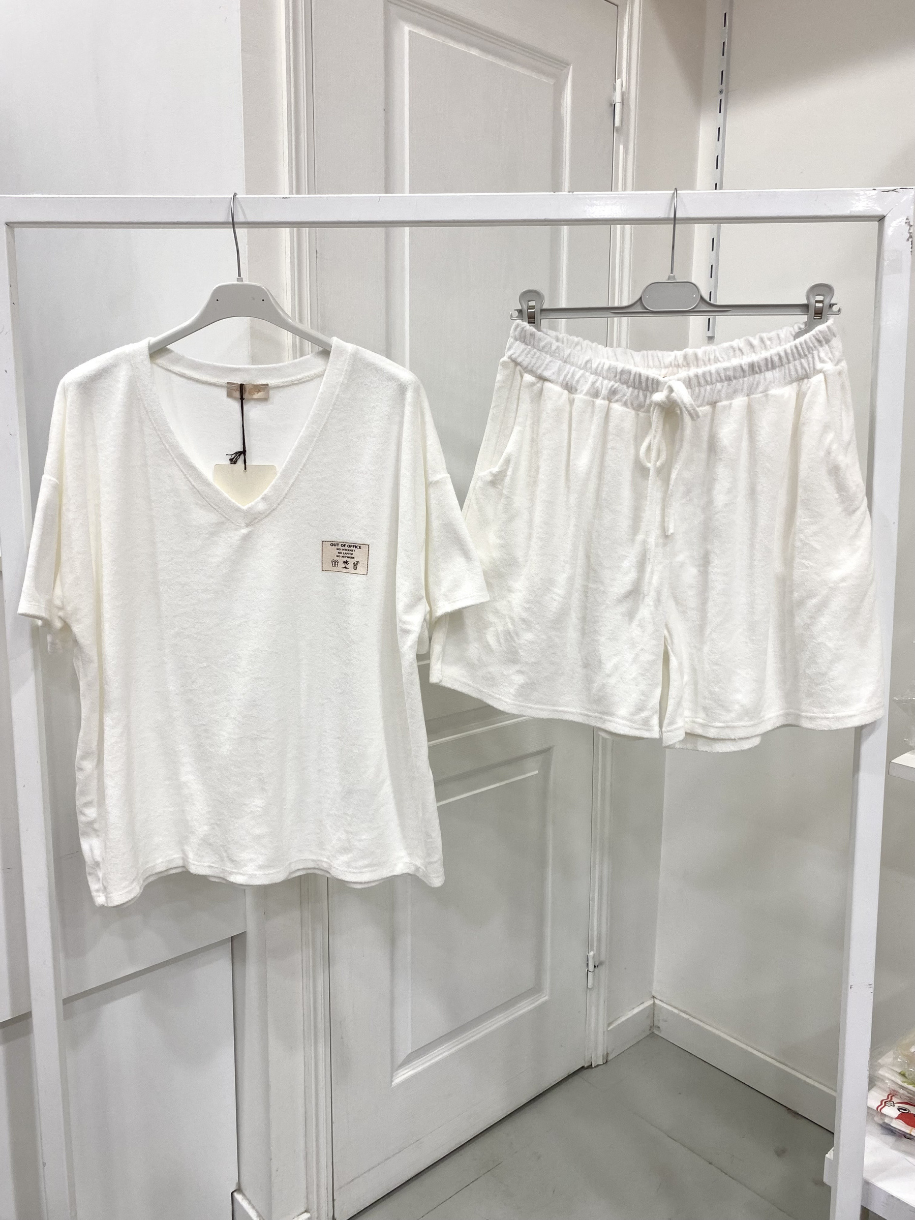Grossista NOS - Completo di shorts e top in spugna