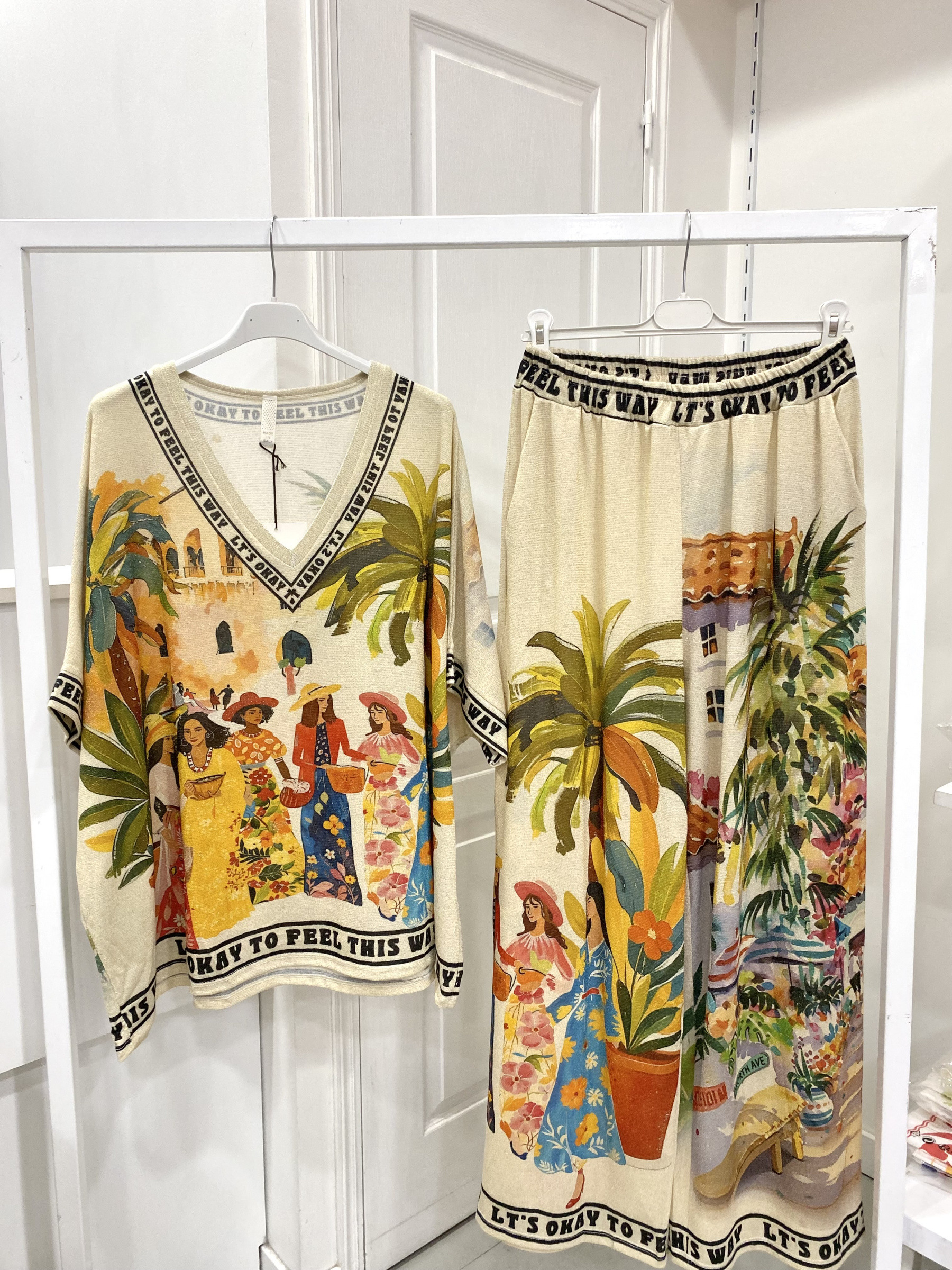 Großhändler NOS - Lurex-Set mit bedrucktem Oberteil und Hose