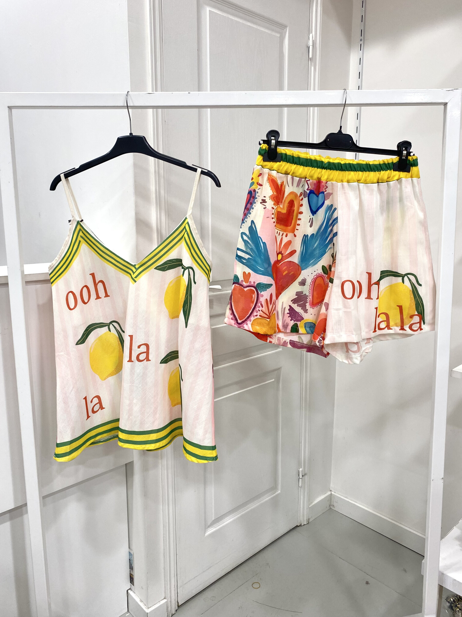 Großhändler NOS - Tanktop und bedrucktes Shorts-Set