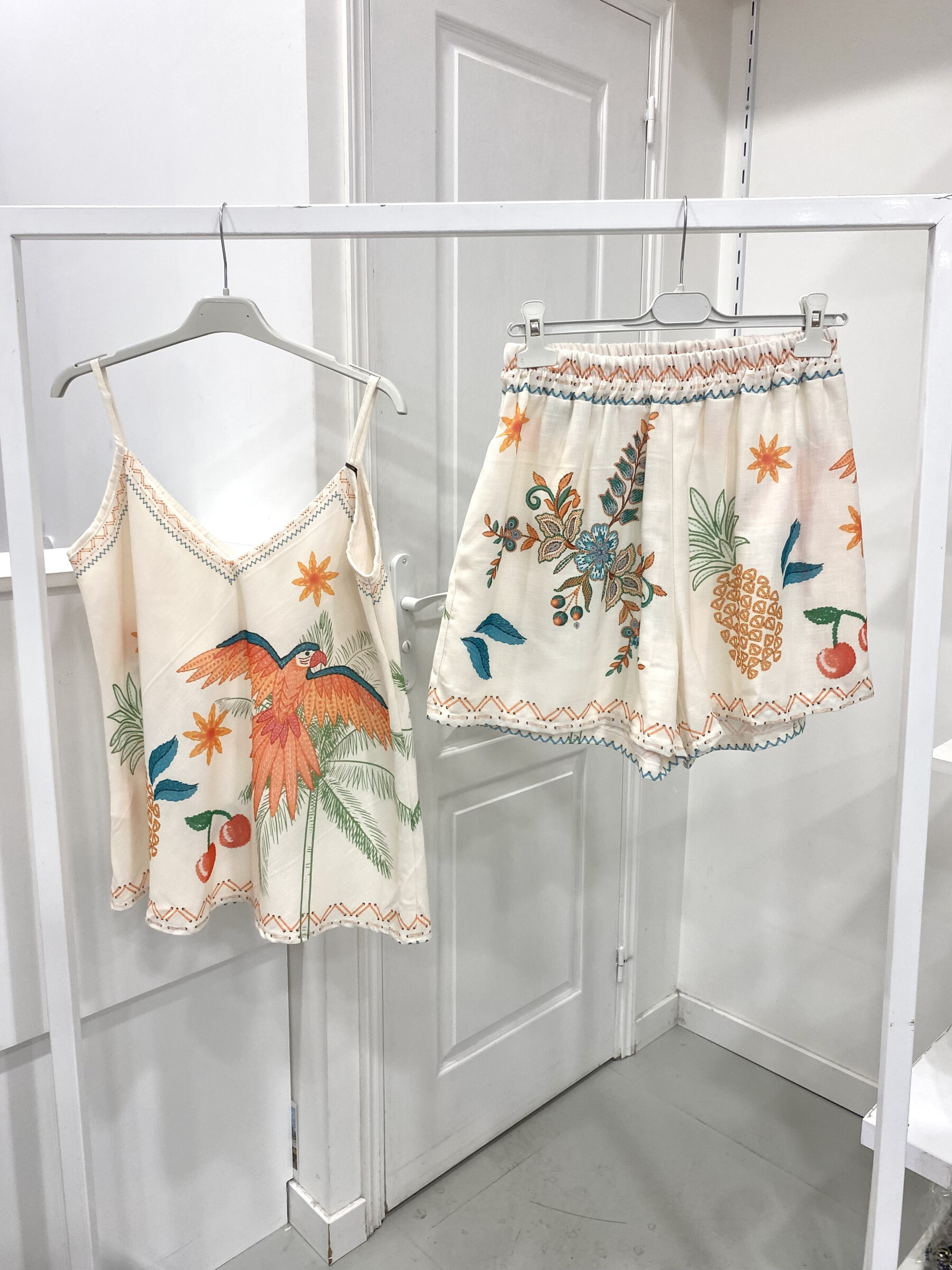 Grossista NOS - Set canotta e shorts stampati