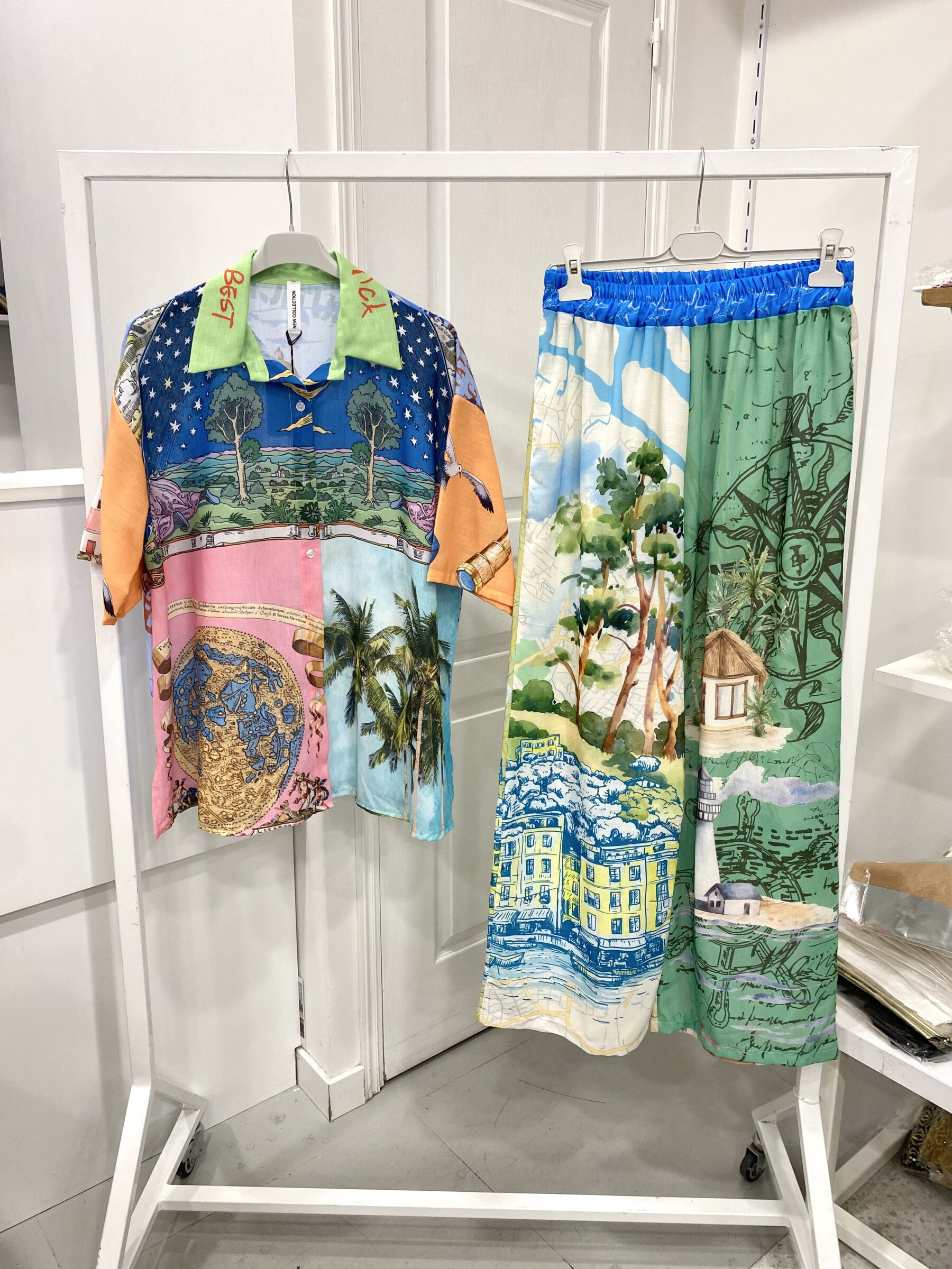 Grossista NOS - Set di camicia e pantaloni con stampa