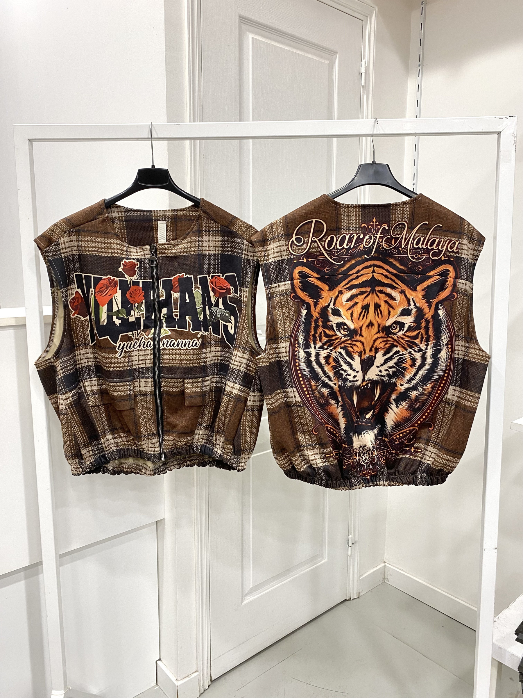 Wholesaler NOS - Sleeveless vest with suede print