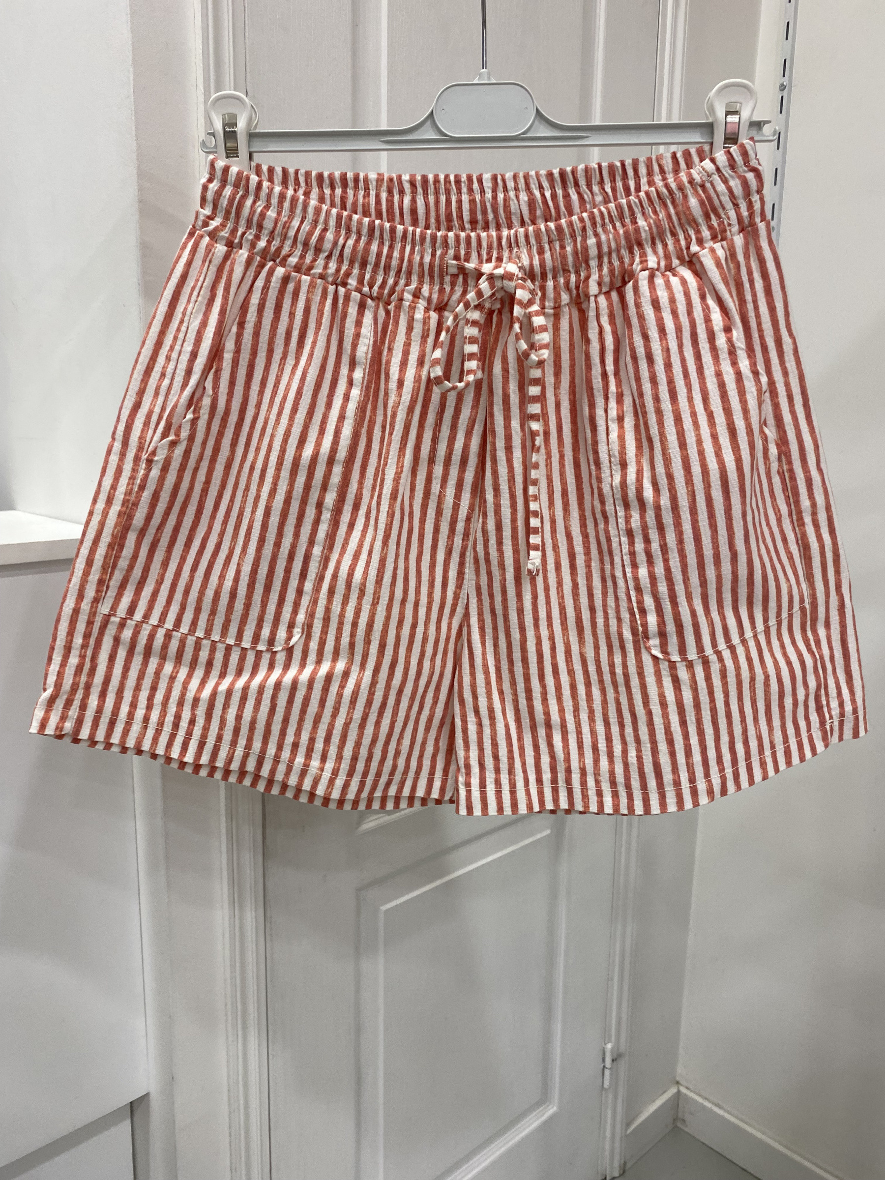 Mayorista NOS - Pantalones cortos a rayas