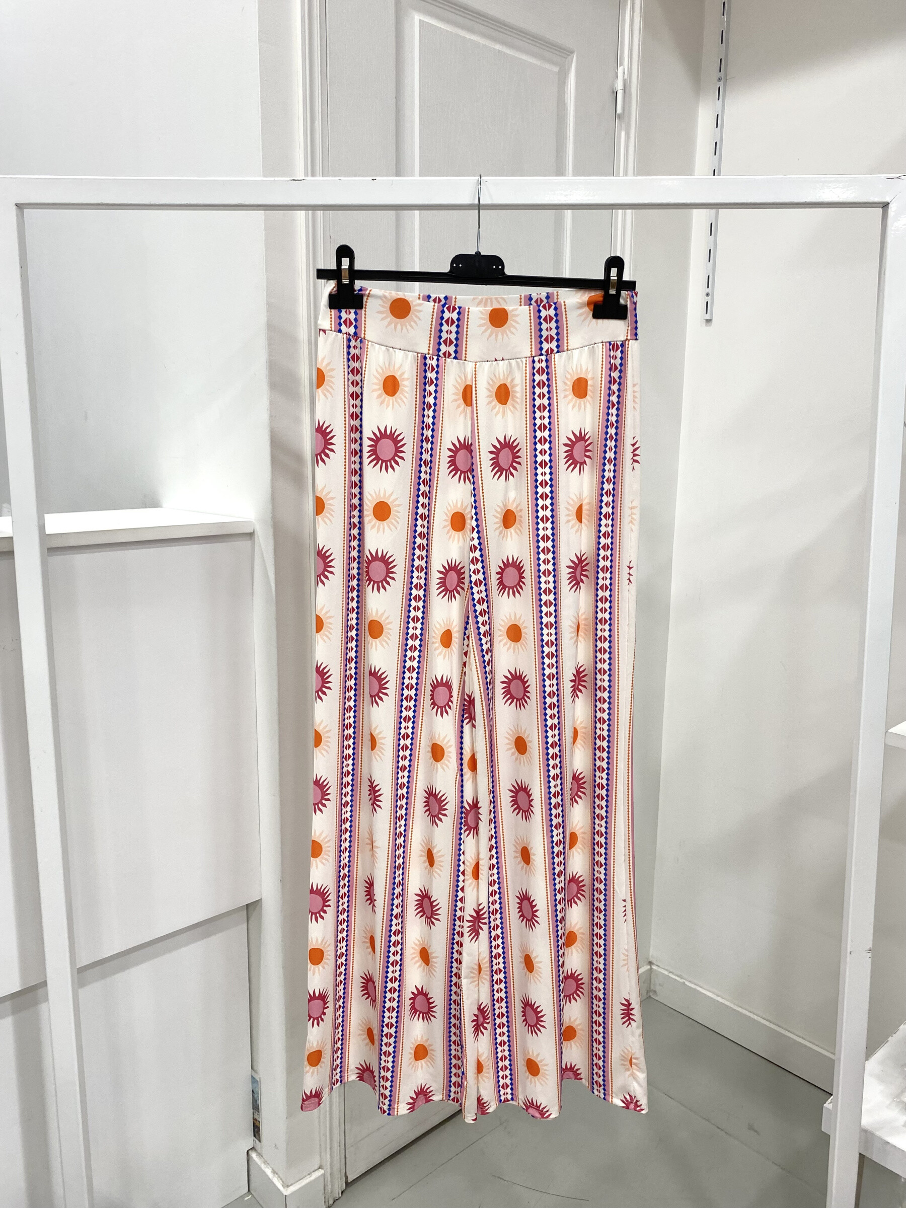 Grossista NOS - Pantaloni fluidi stampati