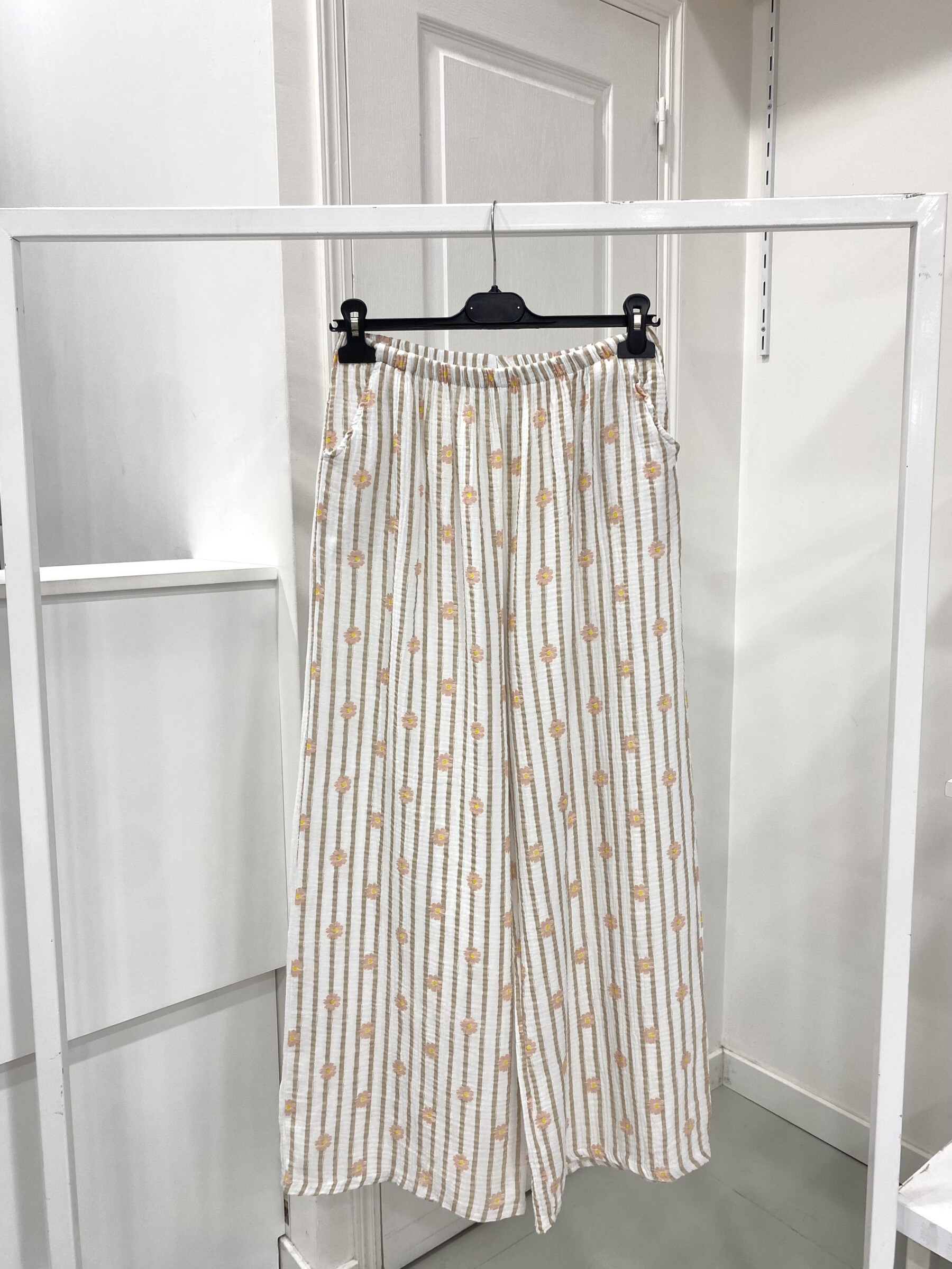 Grossiste NOS - Pantalon large en gaz coton