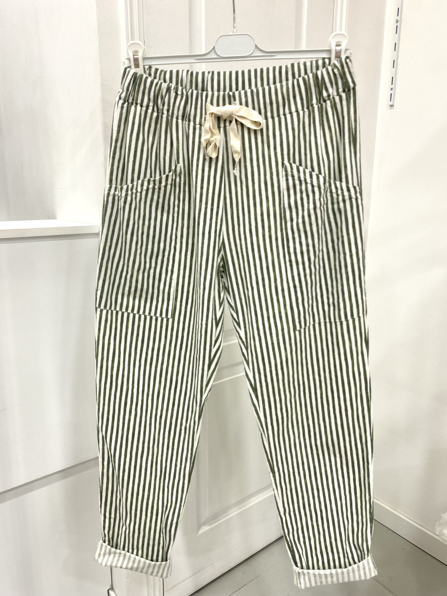 Großhändler NOS - Gestreifte Hose