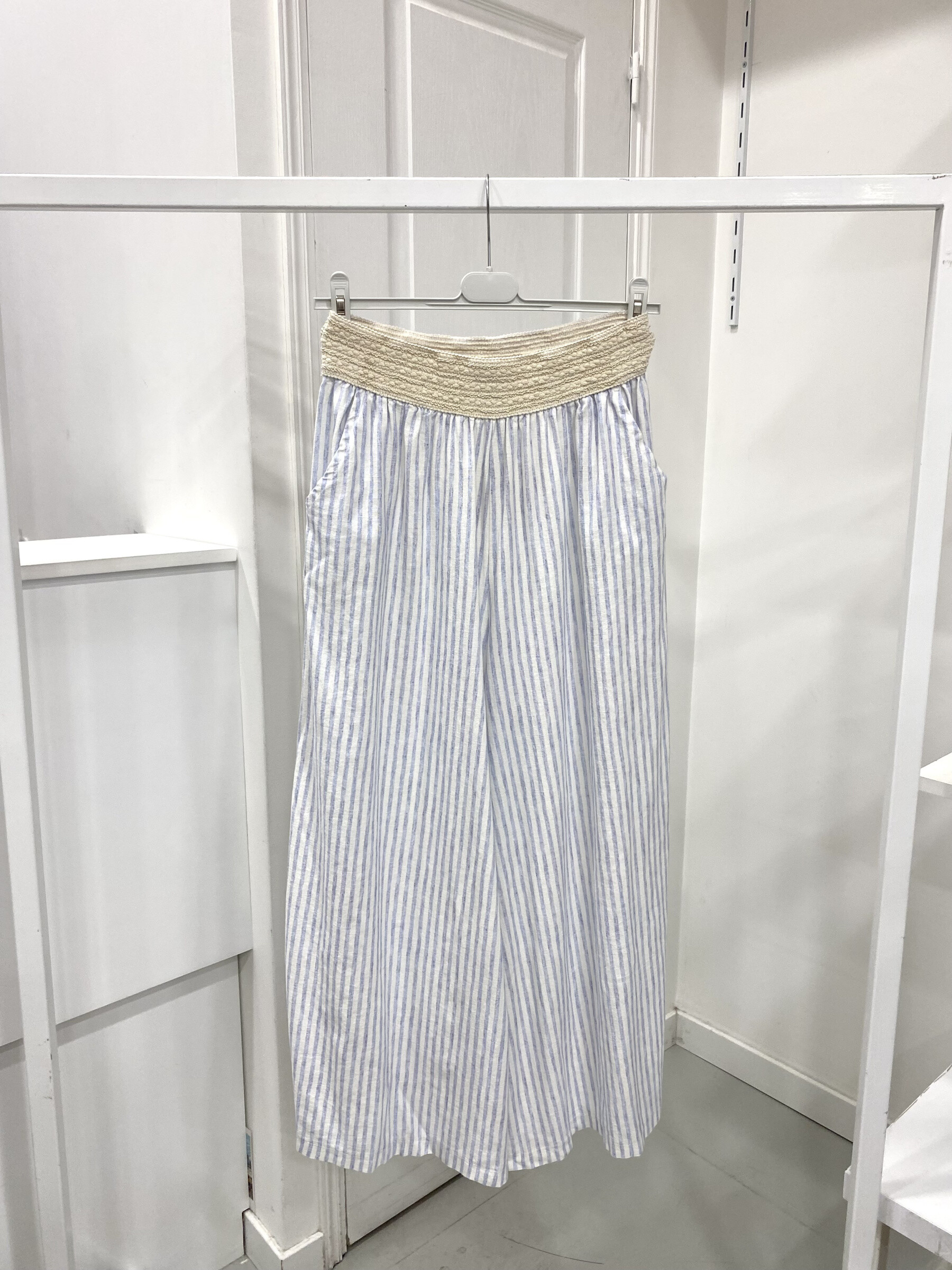 Grossista NOS - Pantaloni larghi a strisce