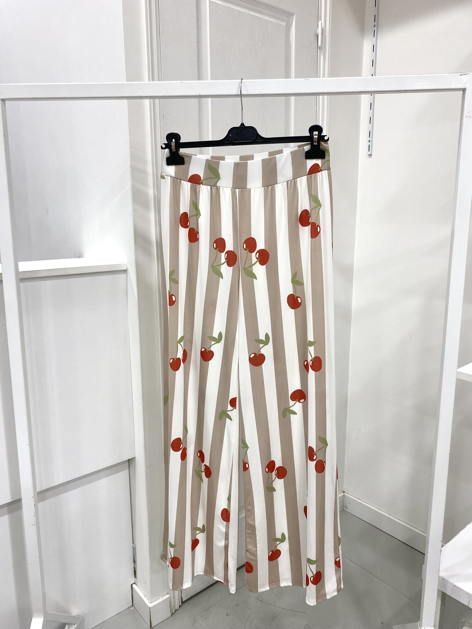 Grossista NOS - Pantaloni stampati fluidi
