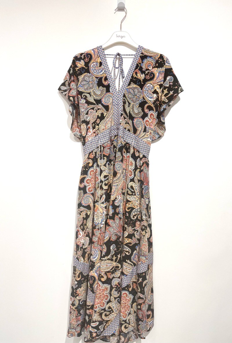 Wholesaler NOS - Long dress with floral patterns