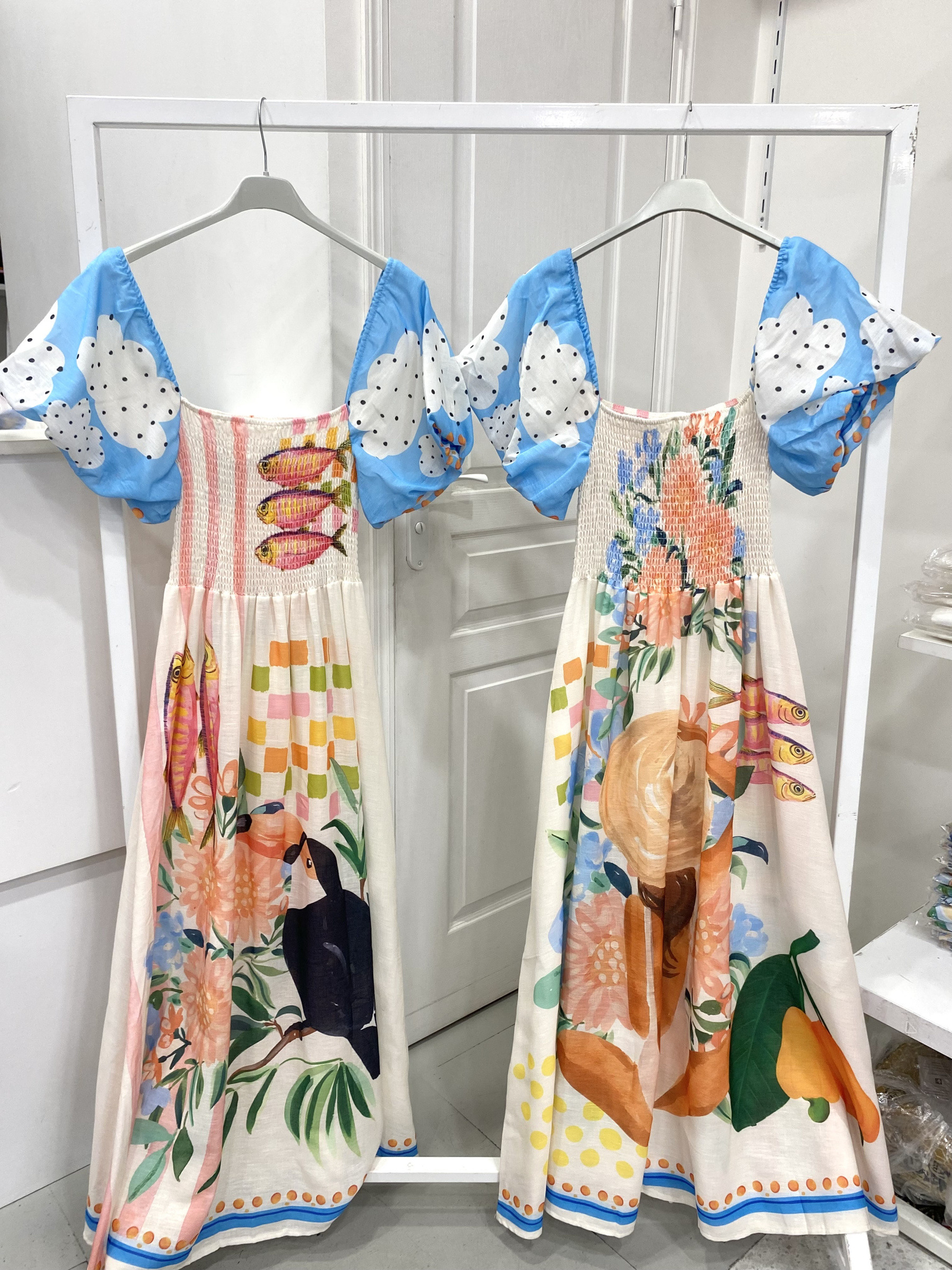 Großhändler NOS - Kleid mit Puffärmeln und Print
