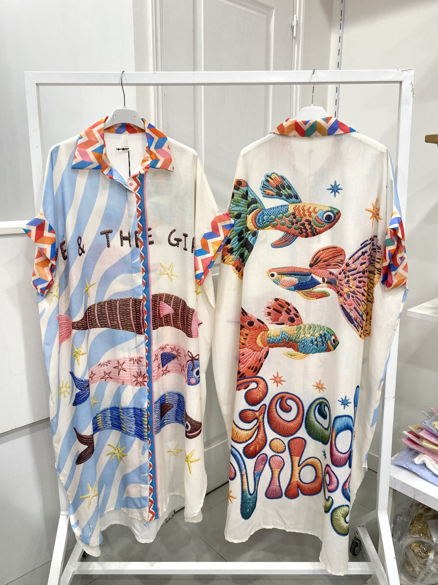 Großhändler NOS - Langes Hemdkleid mit lockerer und bequemer Passform, eleganter und lässiger Stil