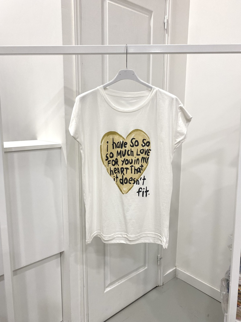 Wholesaler NOS - White T-shirt with heart design