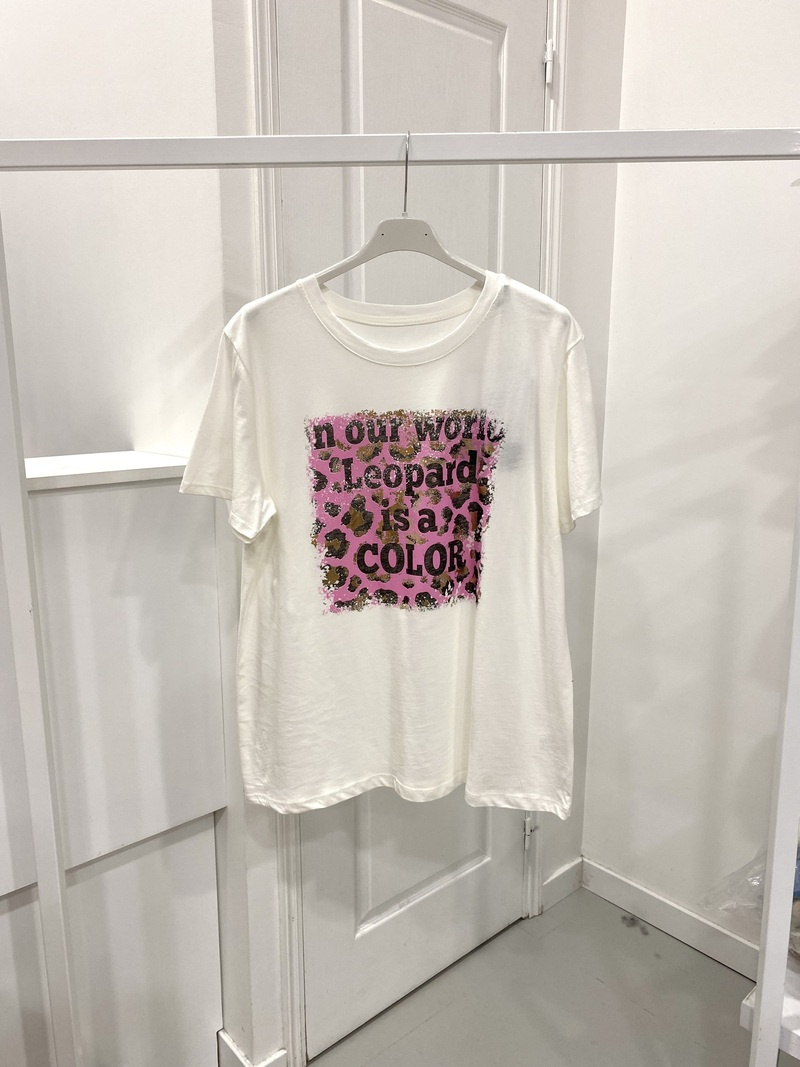 Mayorista NOS - Camiseta con estampado de leopardo