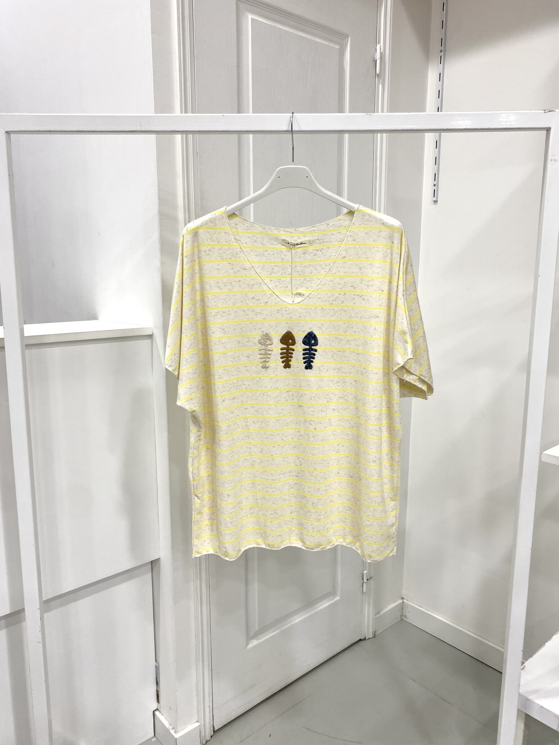 Wholesaler NOS - Tired t shirt "3 fish"