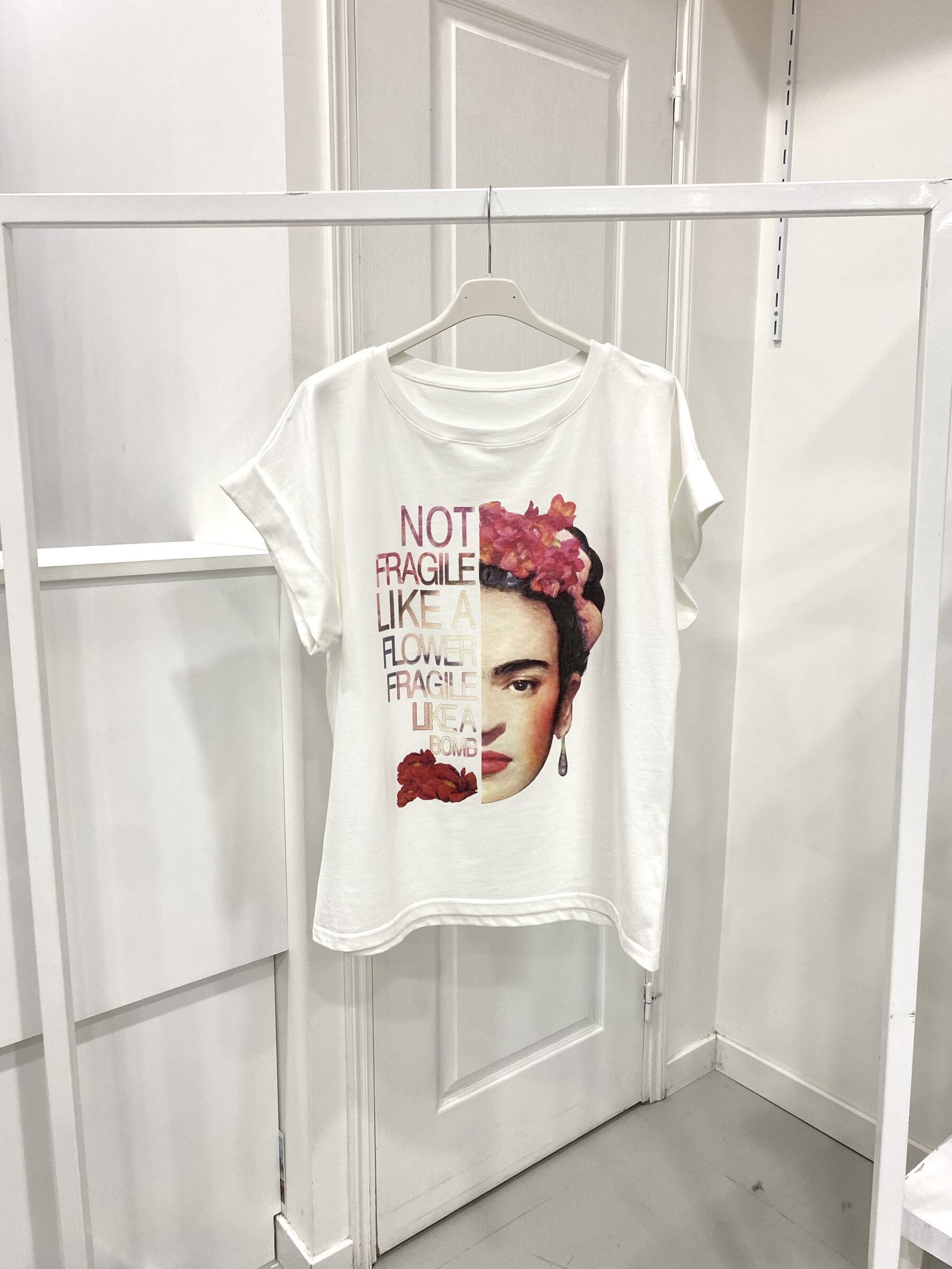 Wholesaler NOS - T - Shirt