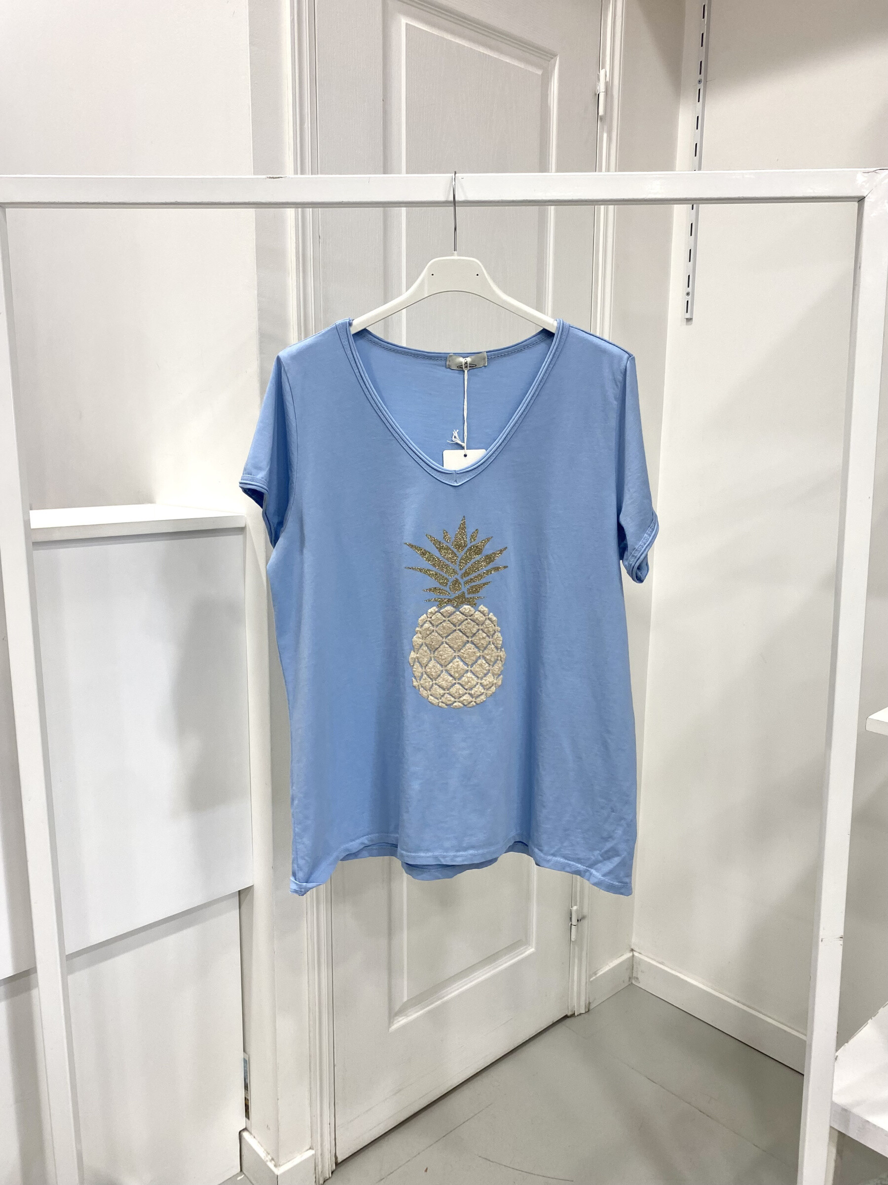 Wholesaler NOS - "Pineapple" t shirt
